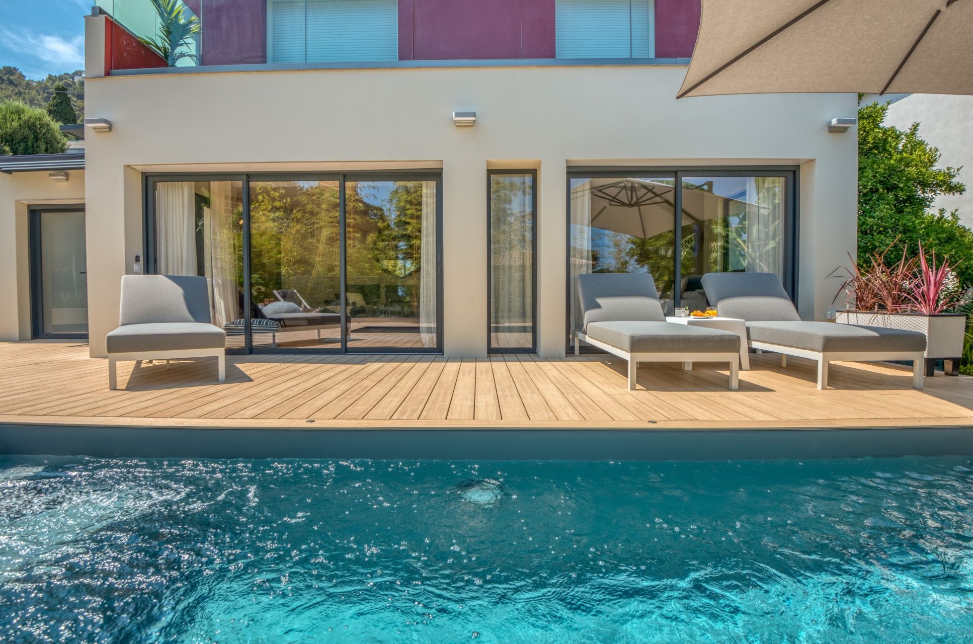 contemporary house 7 Rooms for sale on EZE (06360)