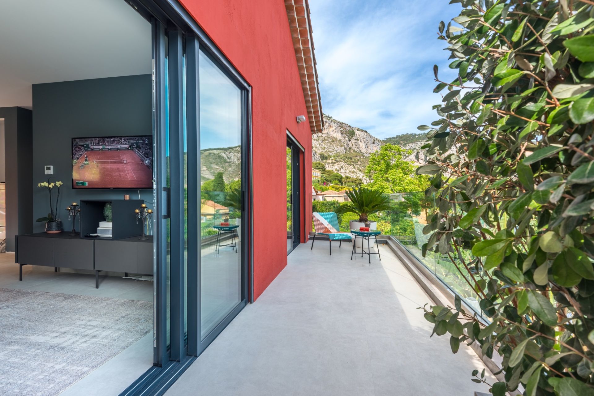 contemporary house 7 Rooms for sale on EZE (06360)