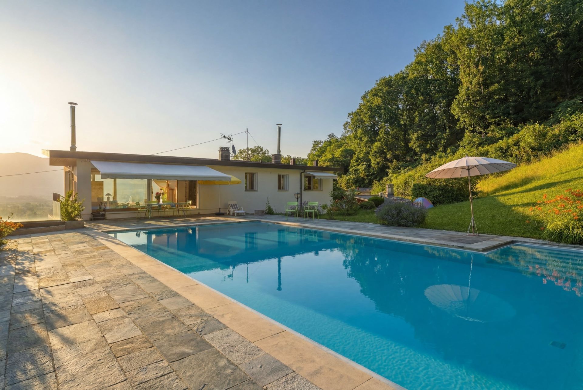 contemporary house 6 Rooms for sale on REIGNIER ESERY (74930)