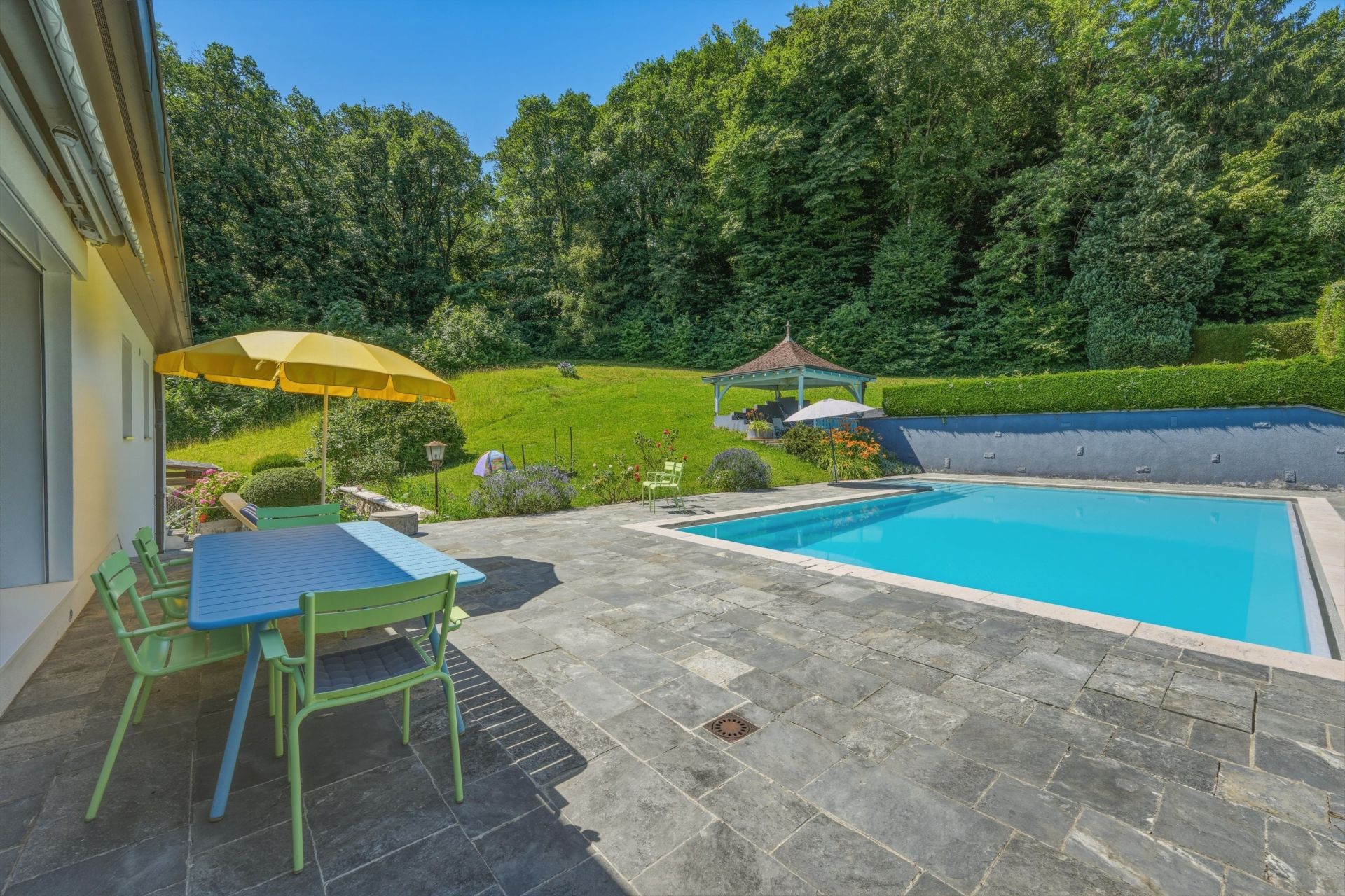 contemporary house 6 Rooms for sale on REIGNIER ESERY (74930)