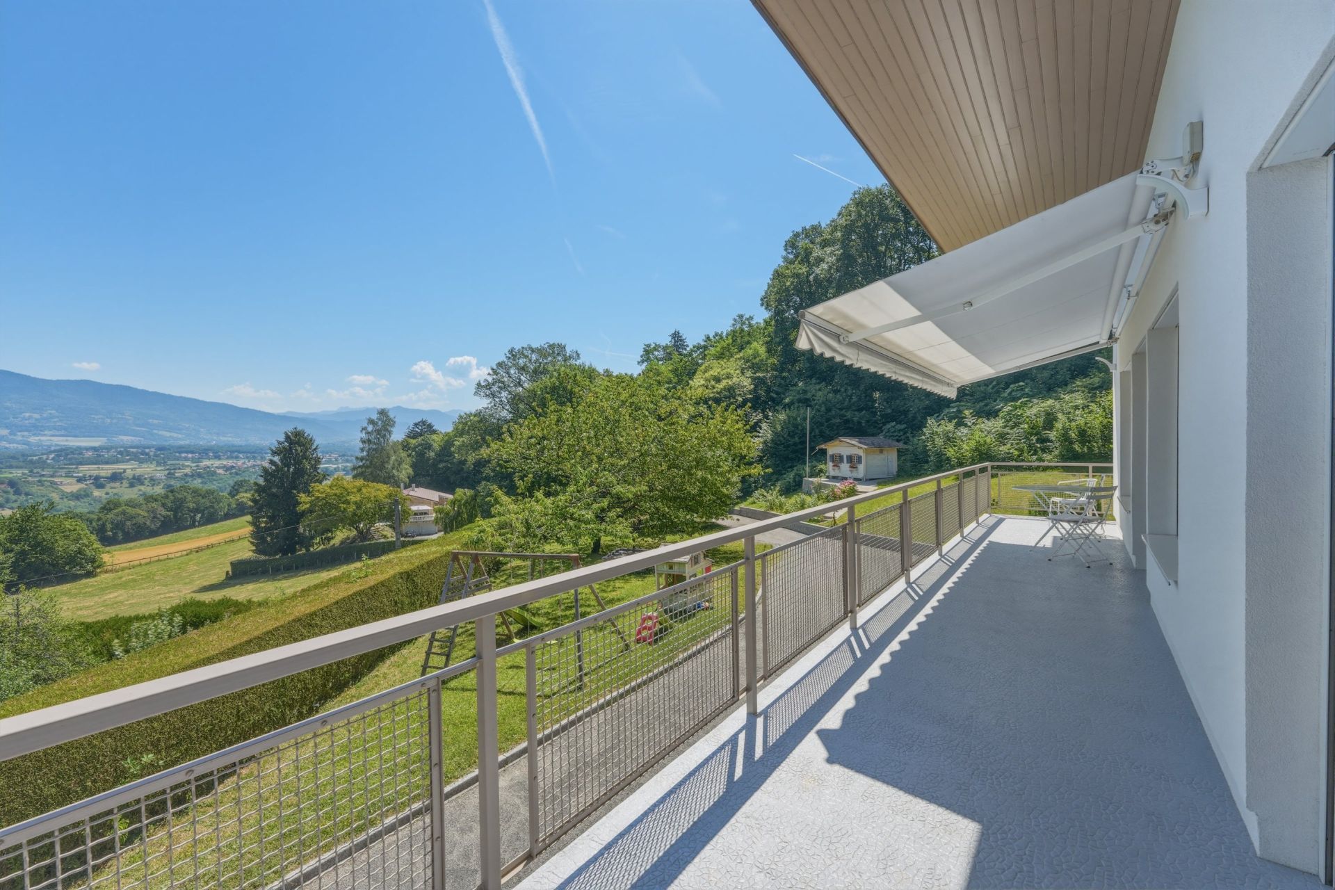 contemporary house 6 Rooms for sale on REIGNIER ESERY (74930)