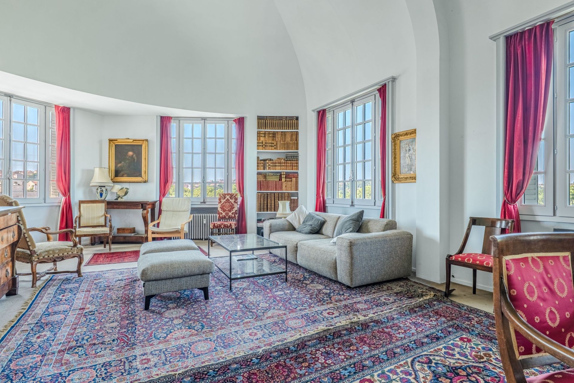 luxury apartment 6 Rooms for sale on LYON (69006)