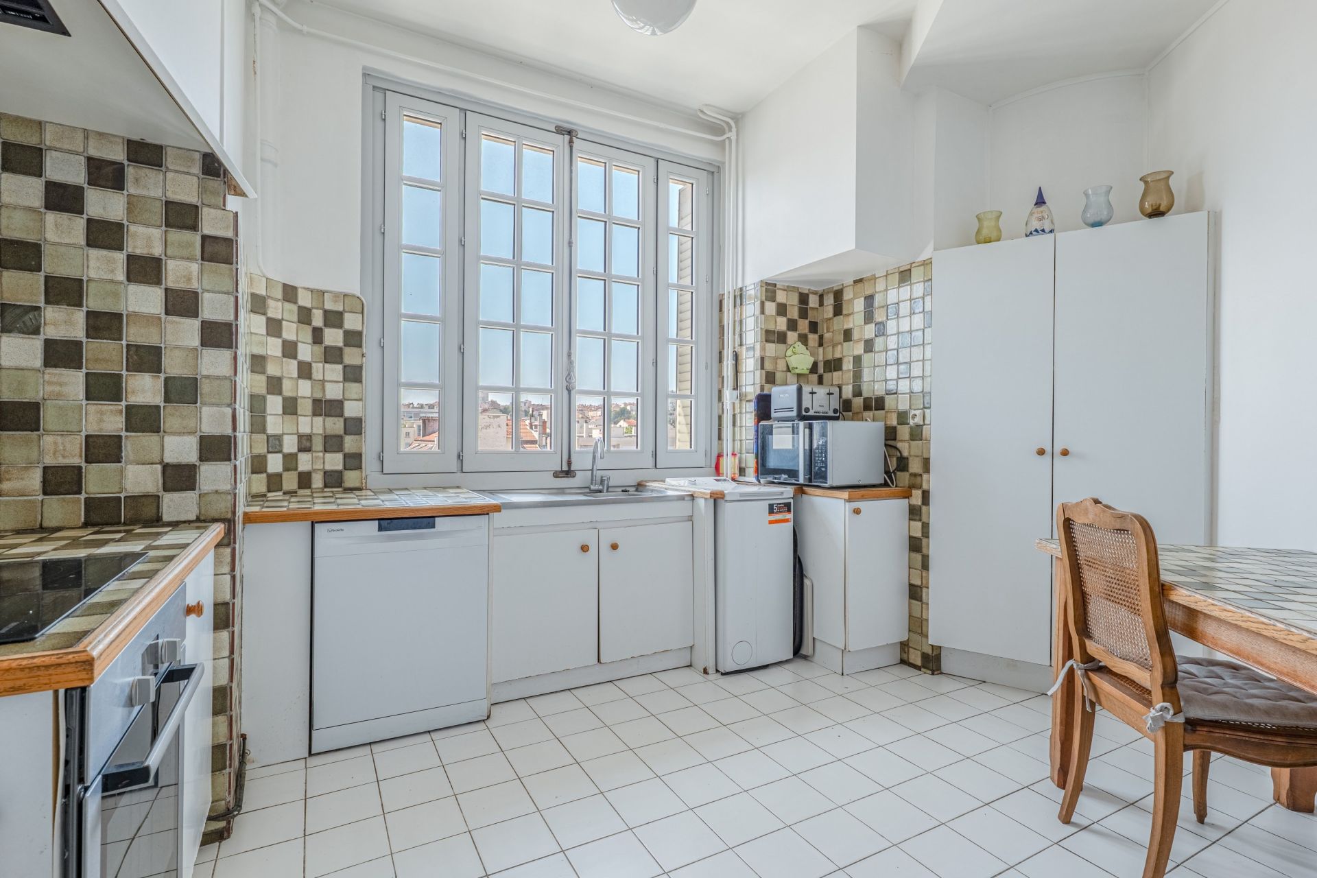 luxury apartment 7 Rooms for sale on LYON (69006)