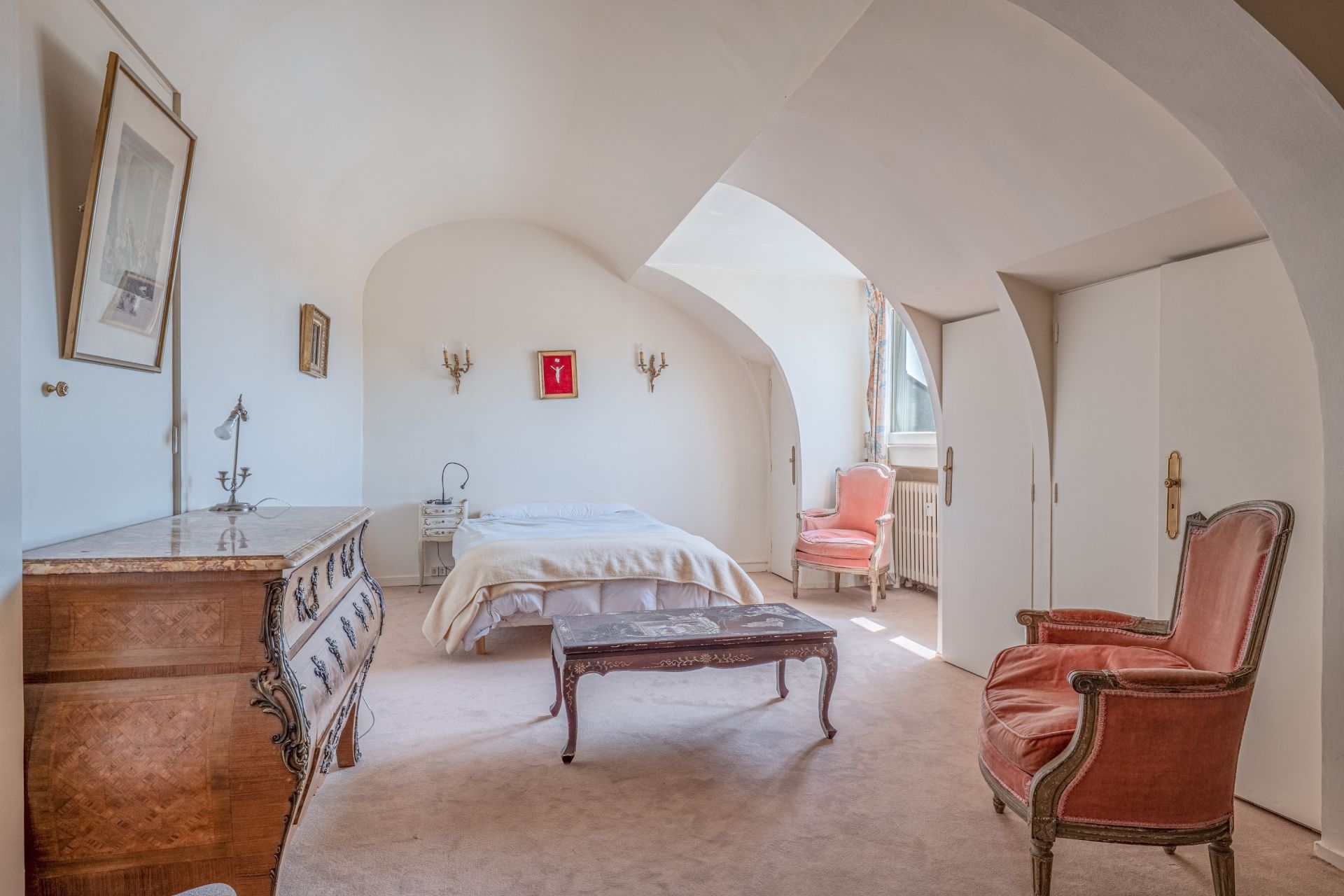 luxury apartment 7 Rooms for sale on LYON (69006)