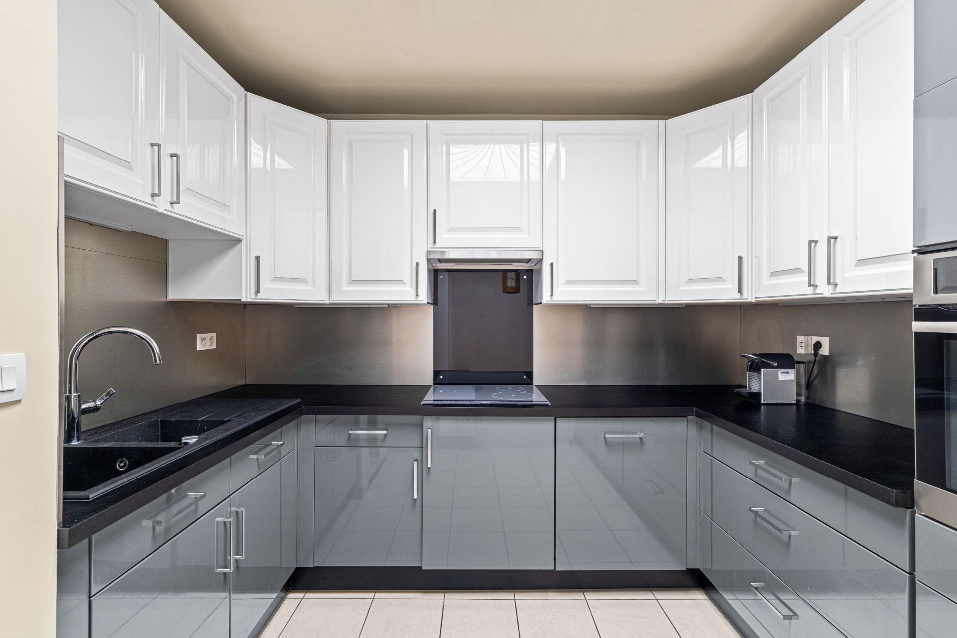 luxury apartment 4 Rooms for sale on NICE (06000)