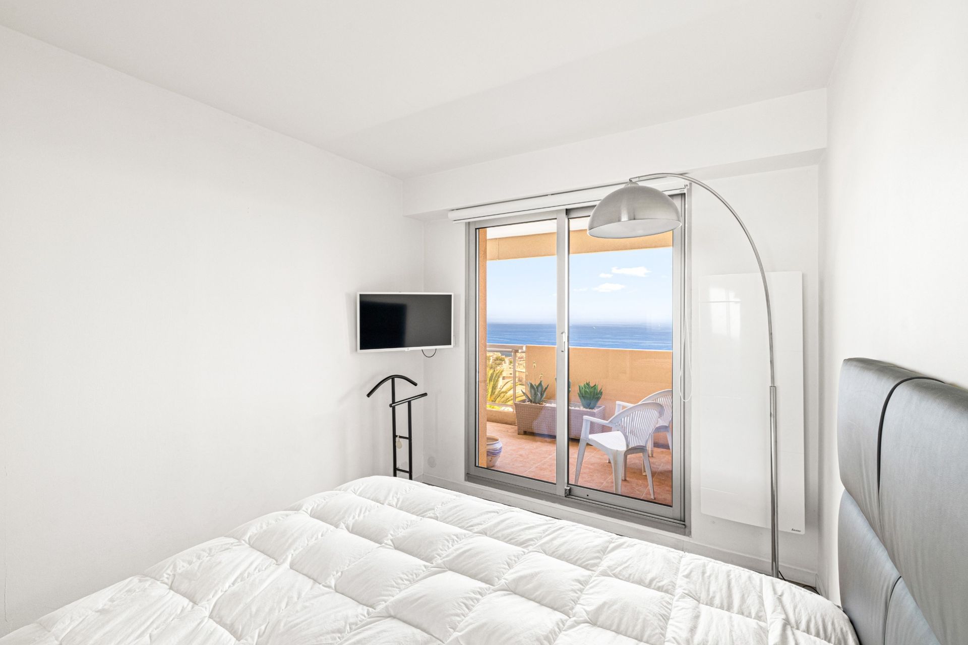 luxury apartment 4 Rooms for sale on NICE (06000)
