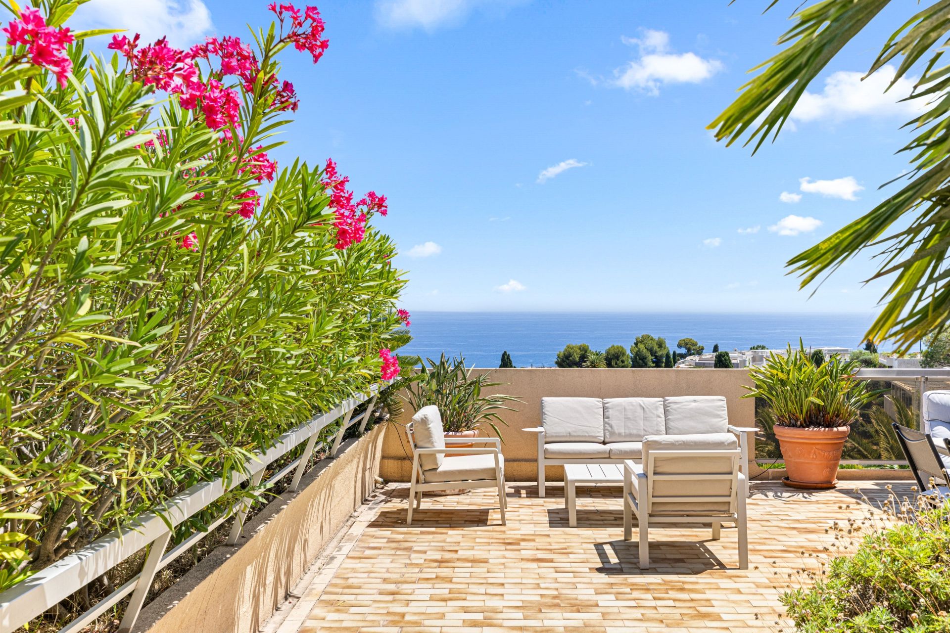luxury apartment 4 Rooms for sale on NICE (06000)