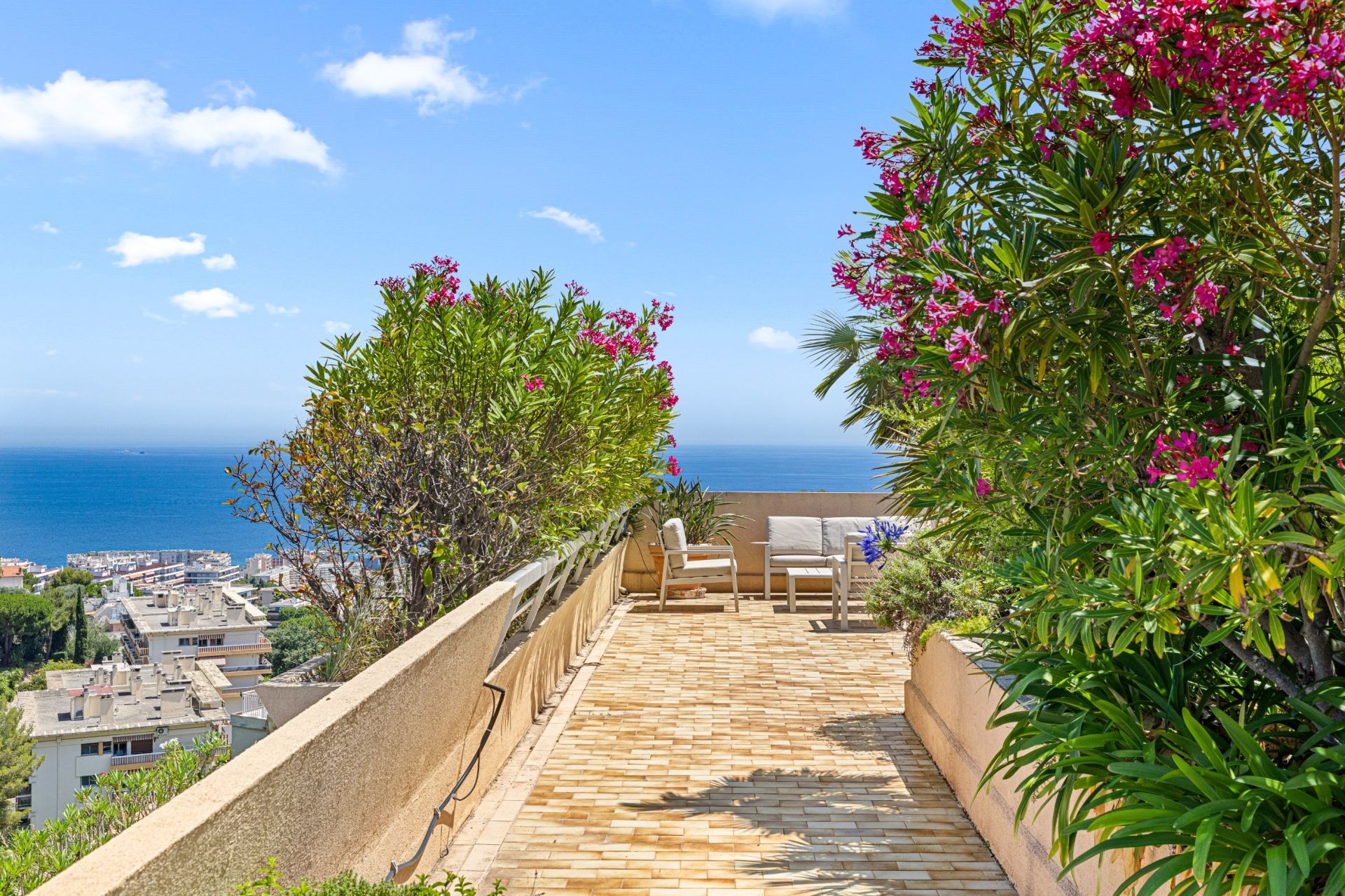 luxury apartment 4 Rooms for sale on NICE (06000)