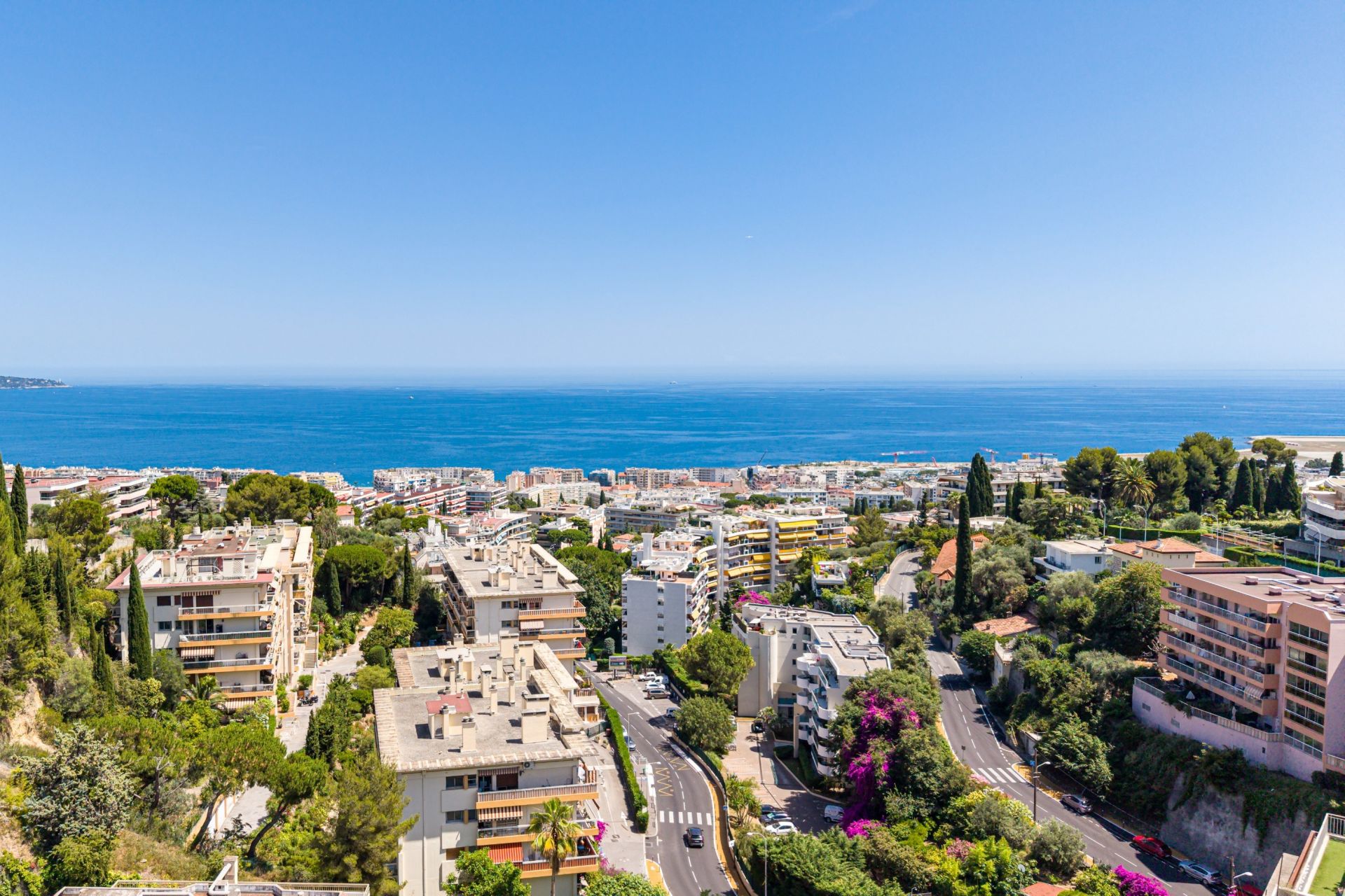luxury apartment 4 Rooms for sale on NICE (06000)