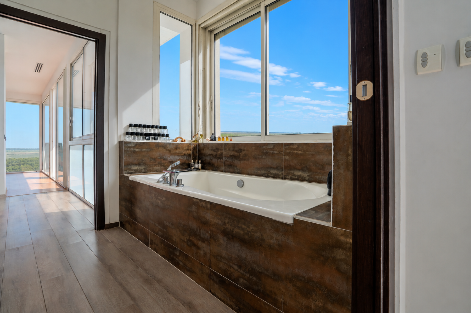 luxury house 6 Rooms for sale on ST PIERRE LA MER (11560)