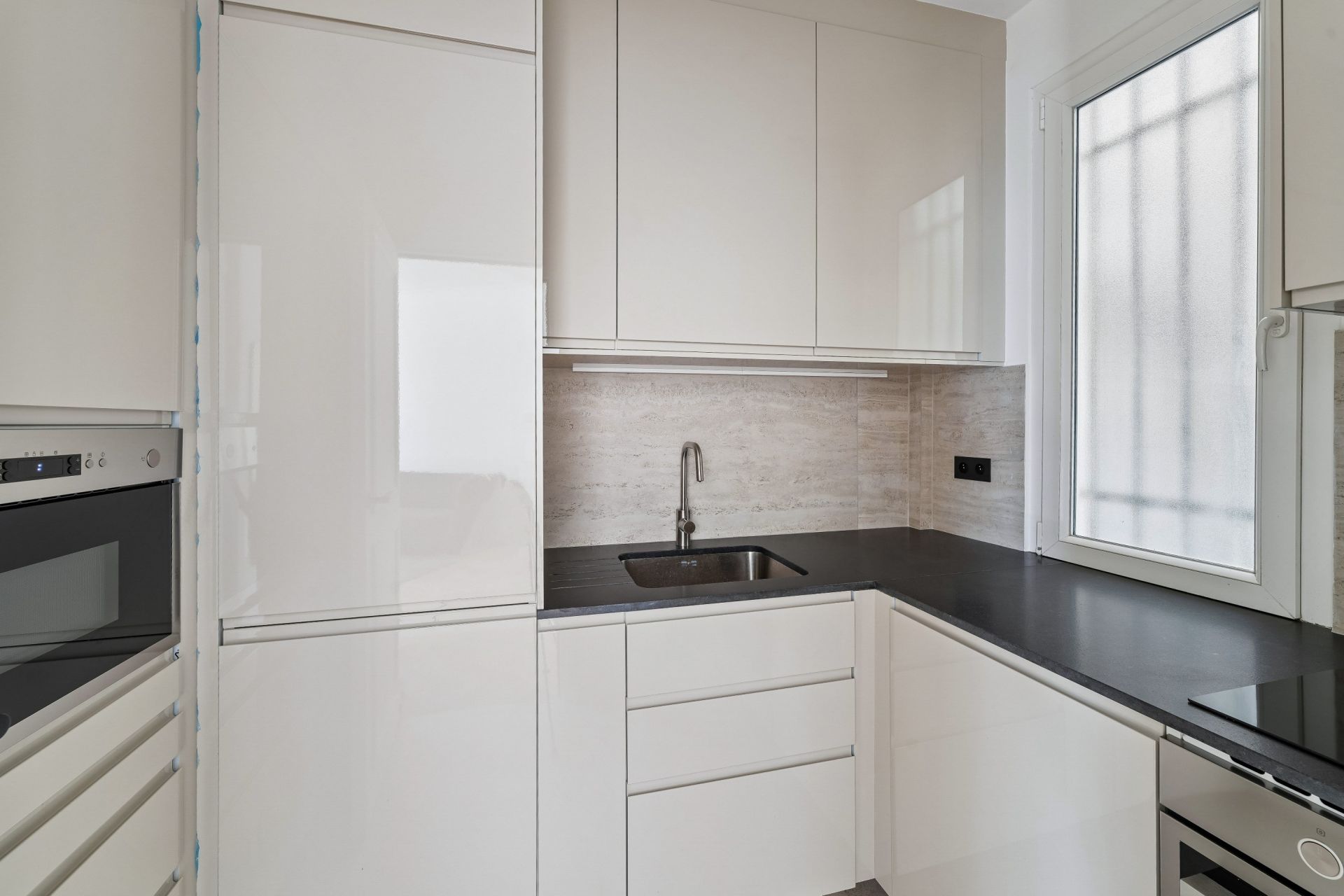 luxury apartment 3 Rooms for sale on PARIS (75018)