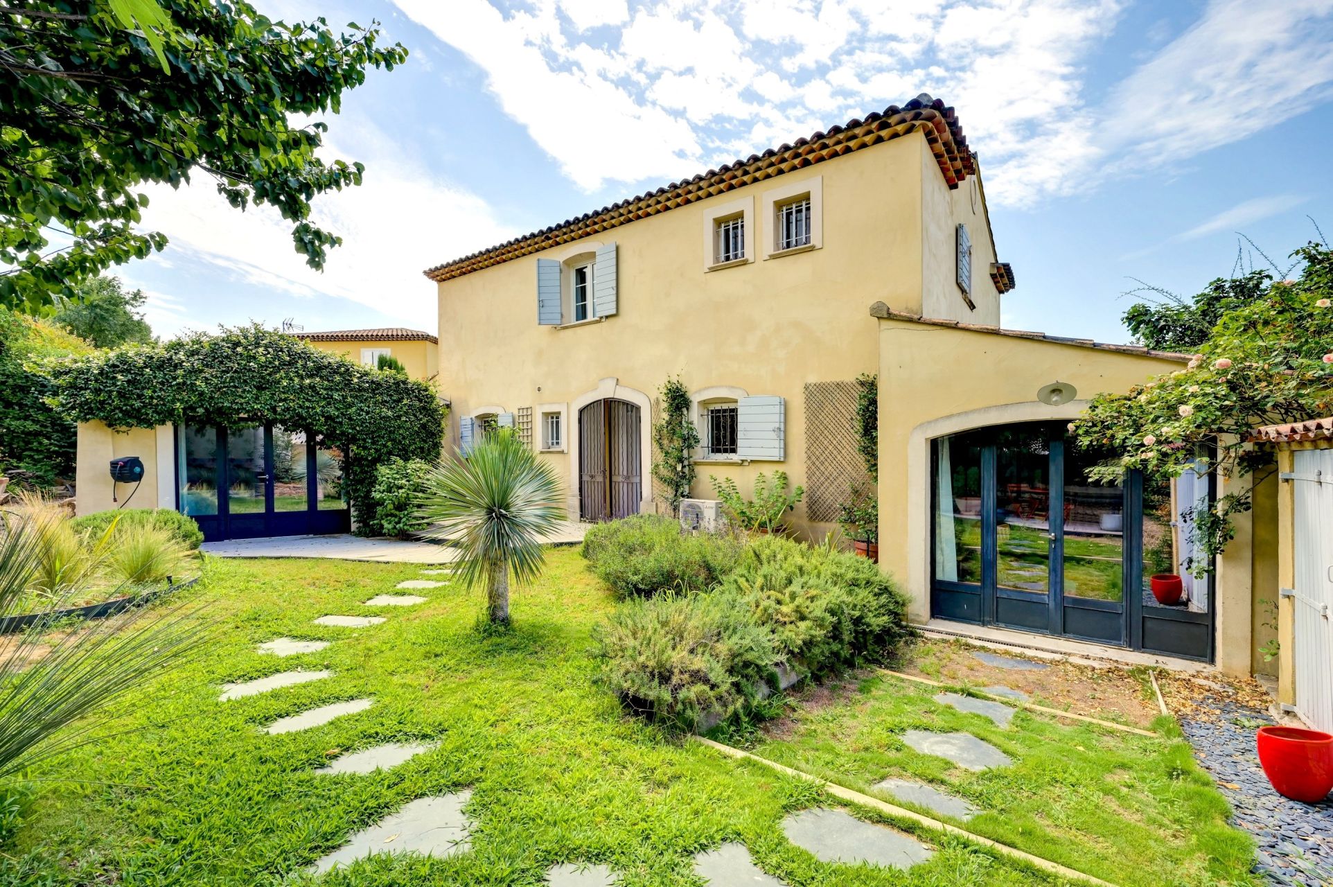 luxury house 8 Rooms for sale on BOUC BEL AIR (13320)