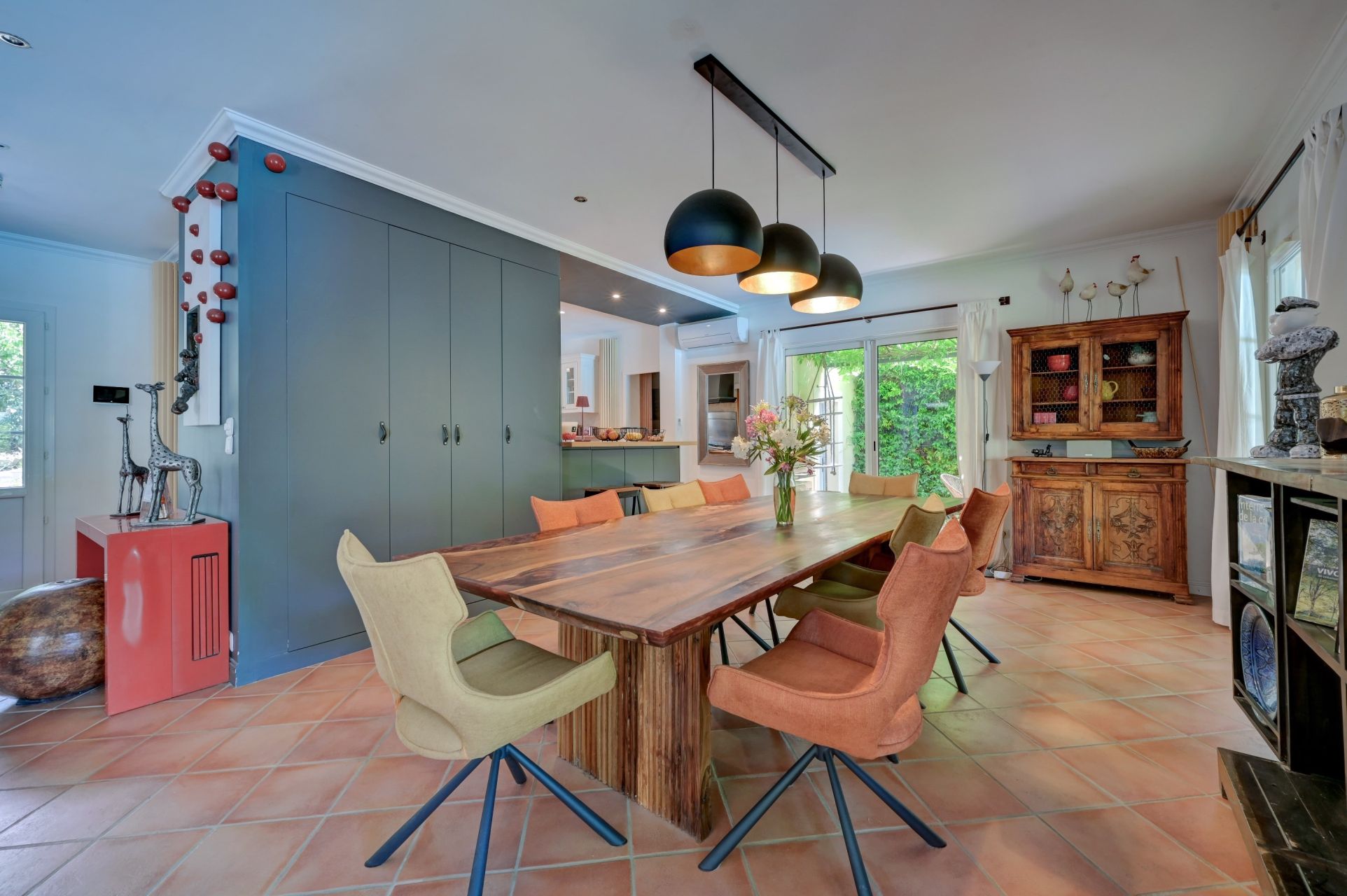 luxury house 8 Rooms for sale on BOUC BEL AIR (13320)