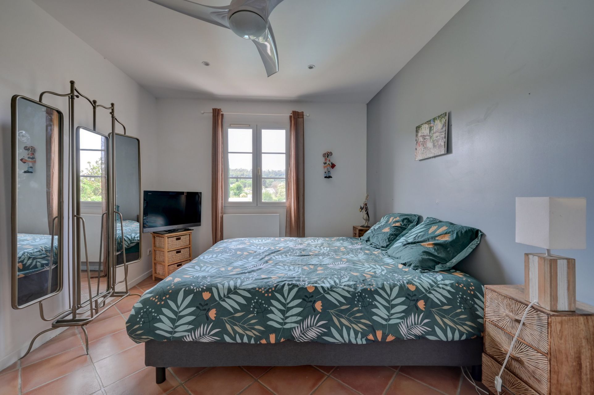 luxury house 8 Rooms for sale on BOUC BEL AIR (13320)