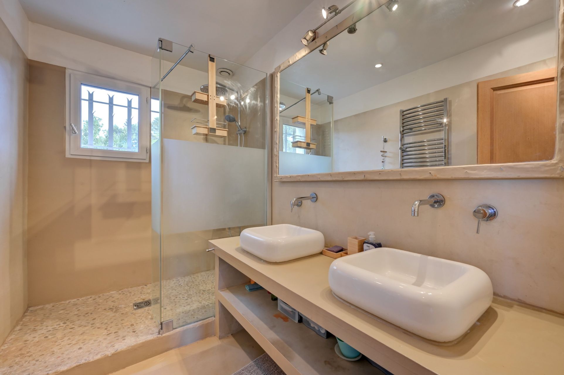 luxury house 8 Rooms for sale on BOUC BEL AIR (13320)