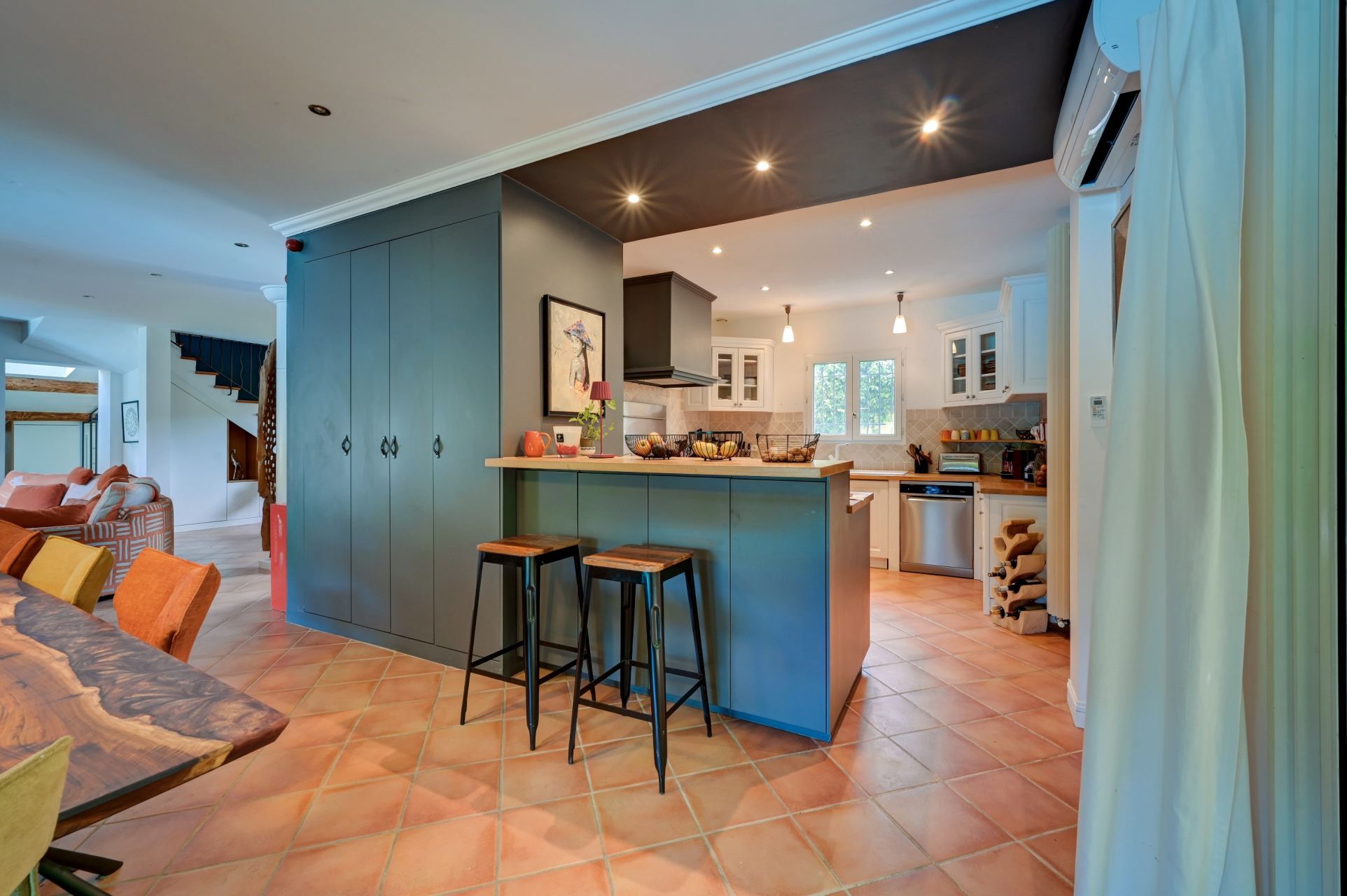 luxury house 8 Rooms for sale on BOUC BEL AIR (13320)