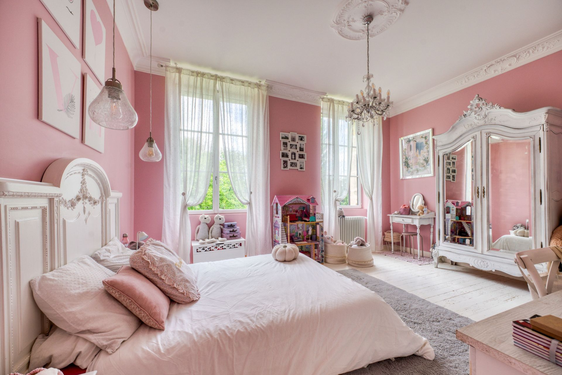 castle 23 Rooms for sale on ST JULIEN DE L ESCAP (17400)