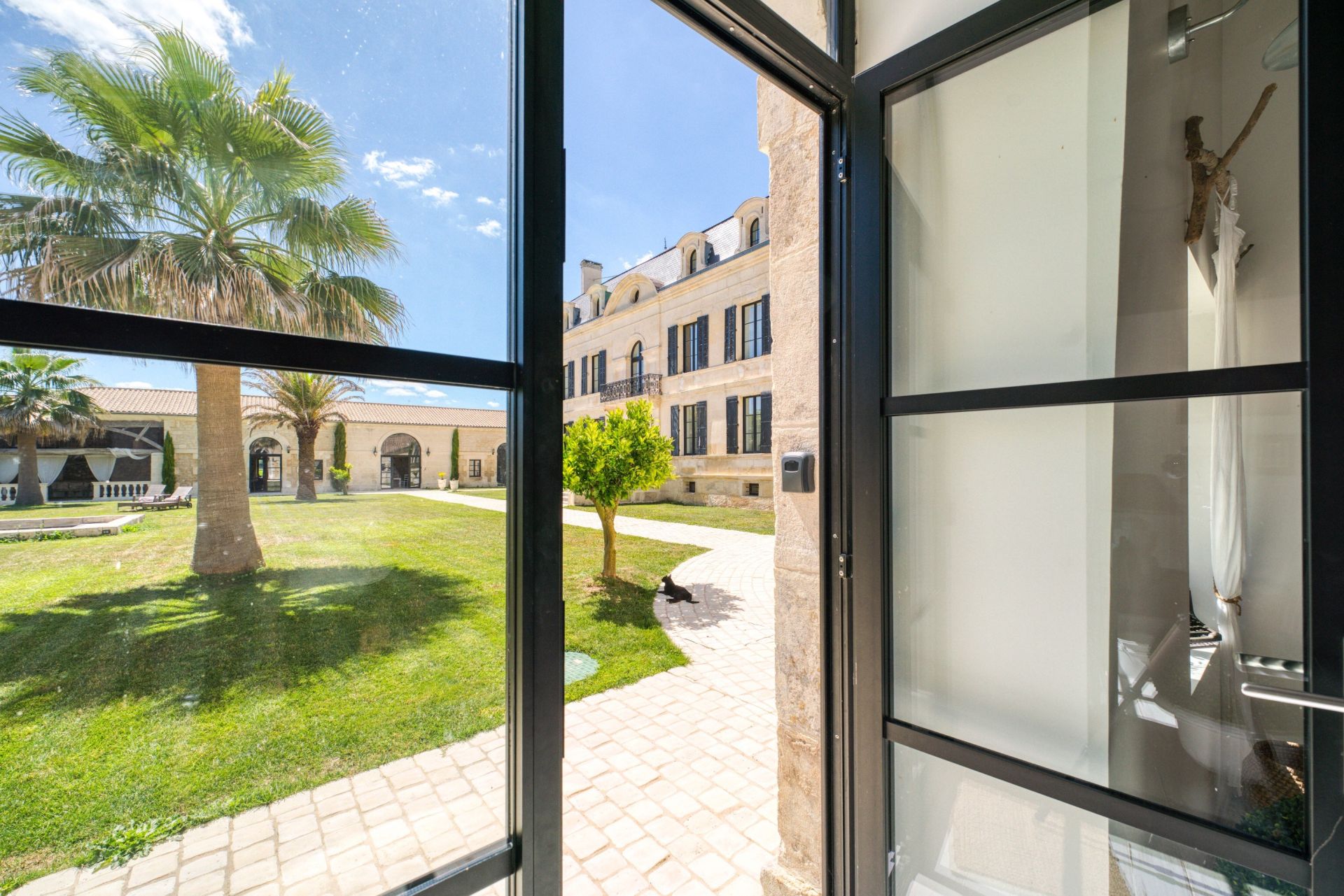 castle 23 Rooms for sale on ST JULIEN DE L ESCAP (17400)