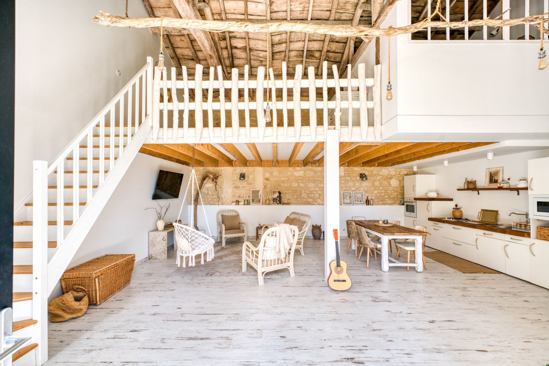 castle 23 Rooms for sale on ST JULIEN DE L ESCAP (17400)
