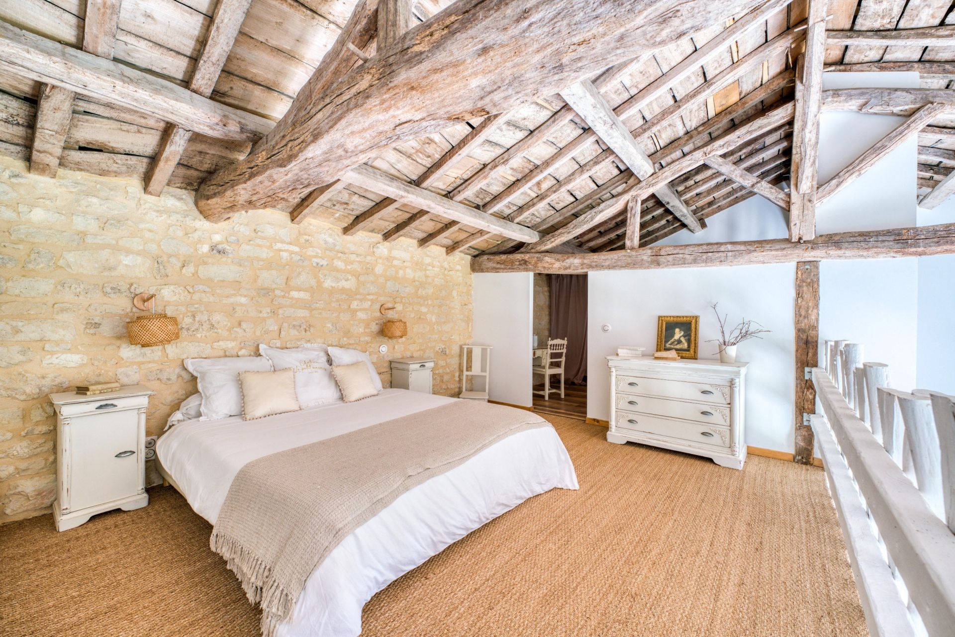 castle 23 Rooms for sale on ST JULIEN DE L ESCAP (17400)