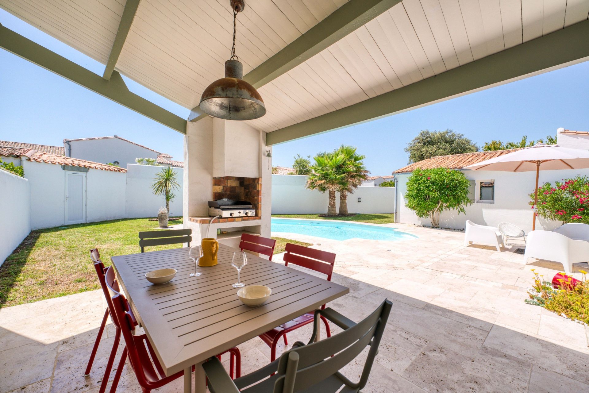 luxury house 5 Rooms for sale on LA FLOTTE (17630)