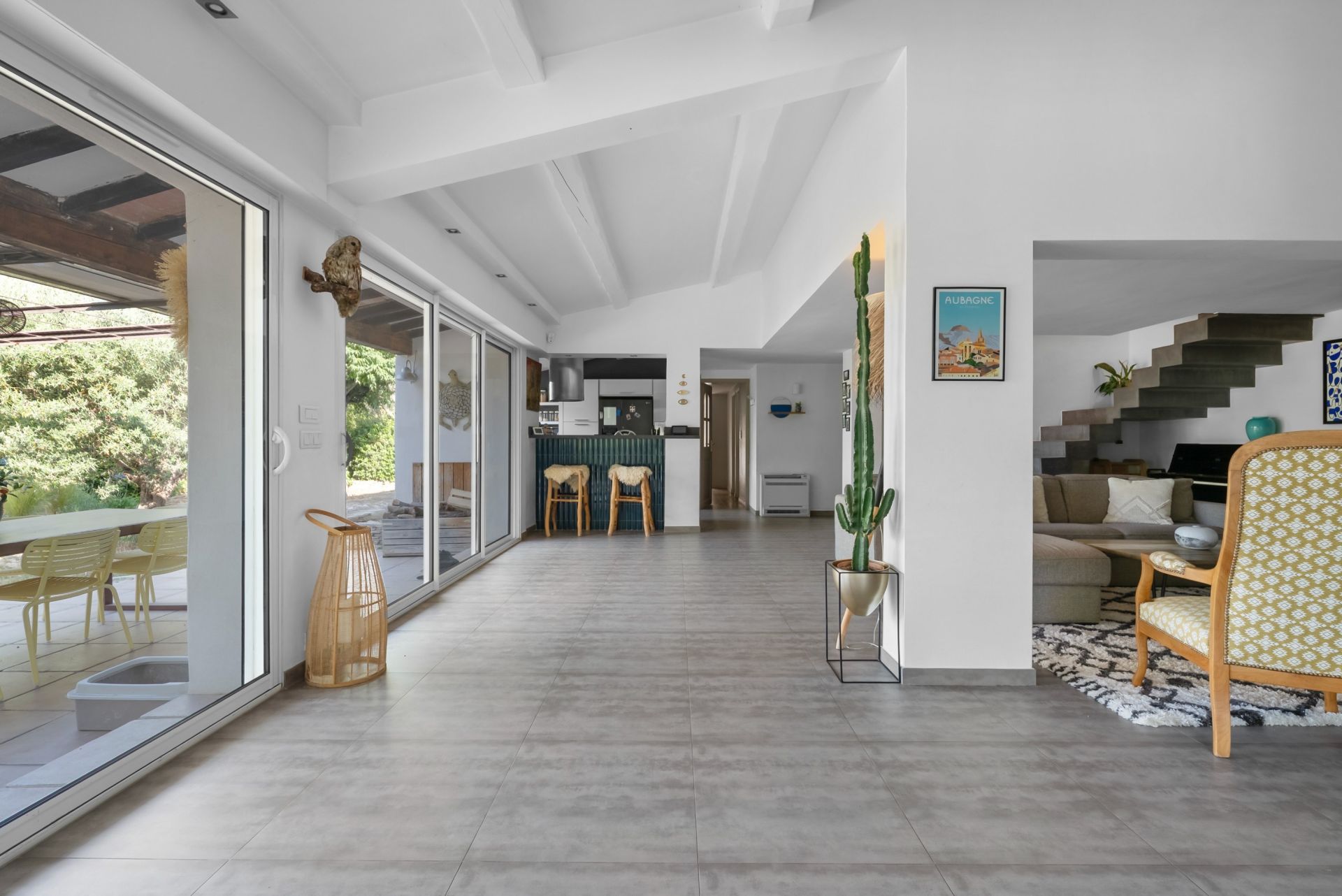 luxury house 5 Rooms for rent on AUBAGNE (13400)