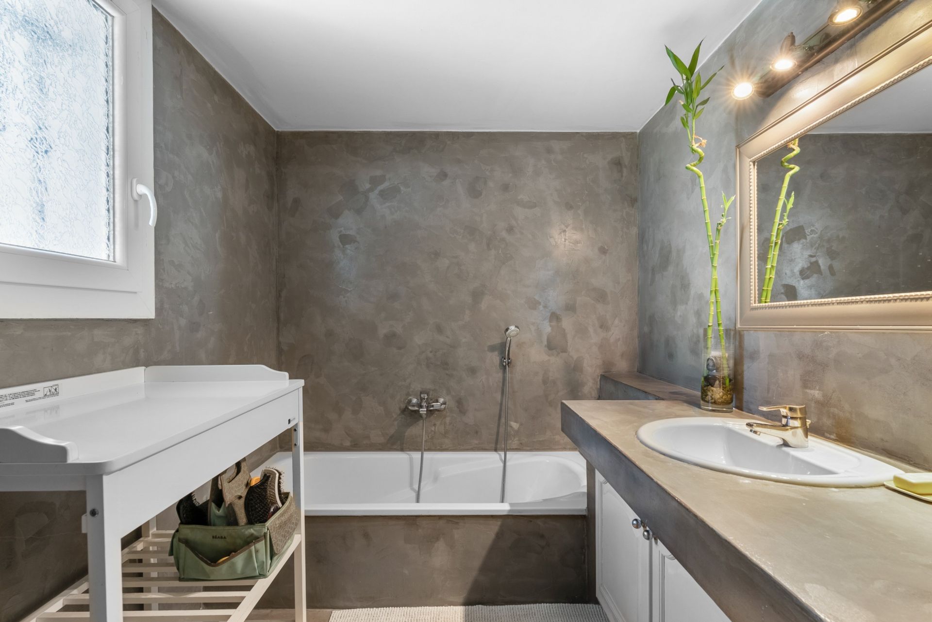 luxury house 5 Rooms for rent on AUBAGNE (13400)