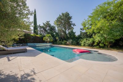 Rental Luxury house Aubagne 5&nbsp;Rooms 188&nbsp;m²
