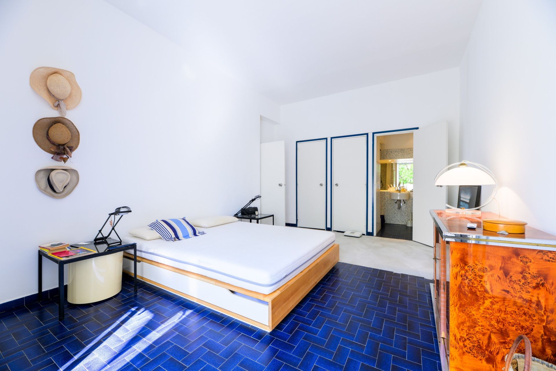 luxury apartment 3 Rooms for sale on ST TROPEZ (83990)