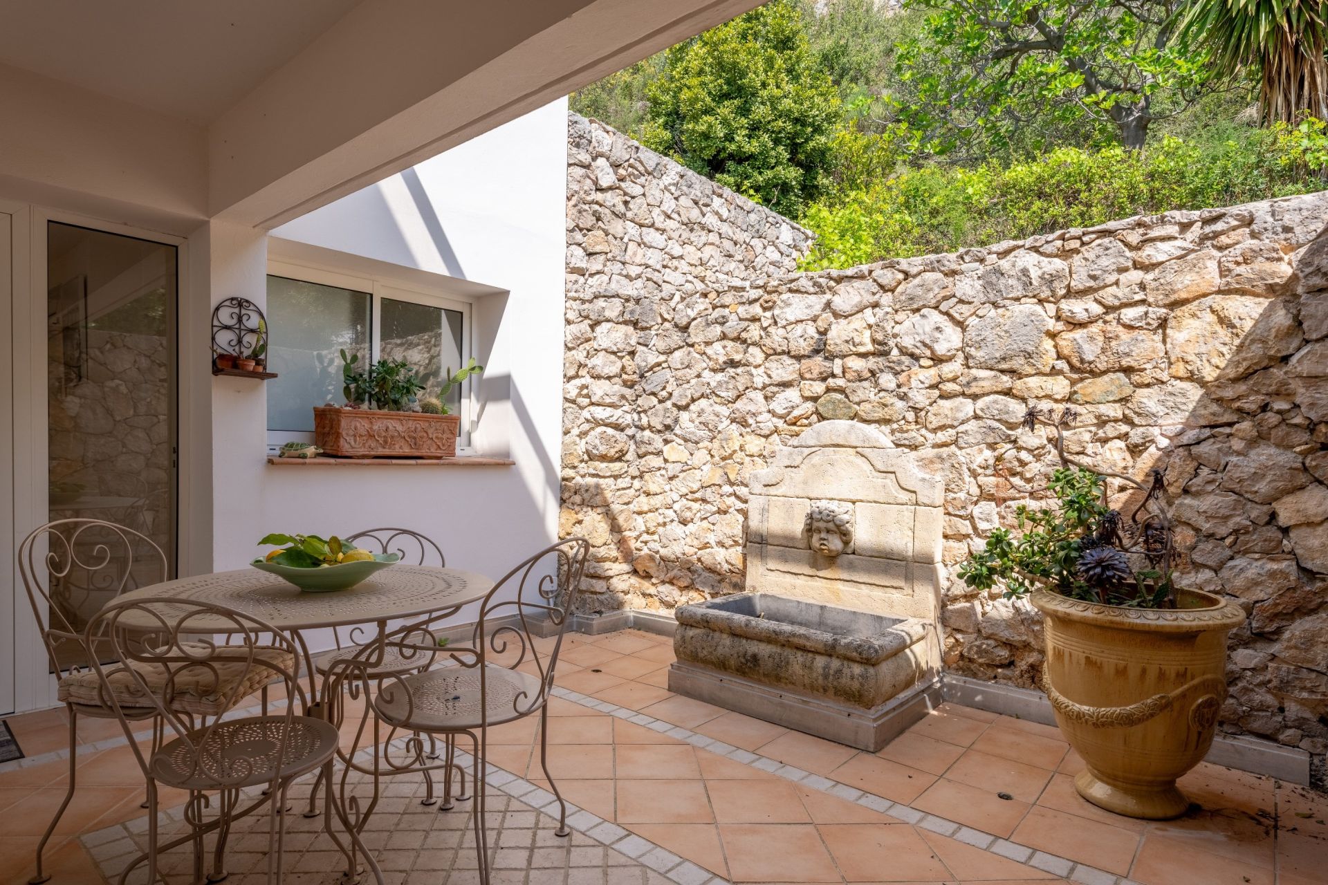 luxury villa 7 Rooms for sale on EZE (06360)