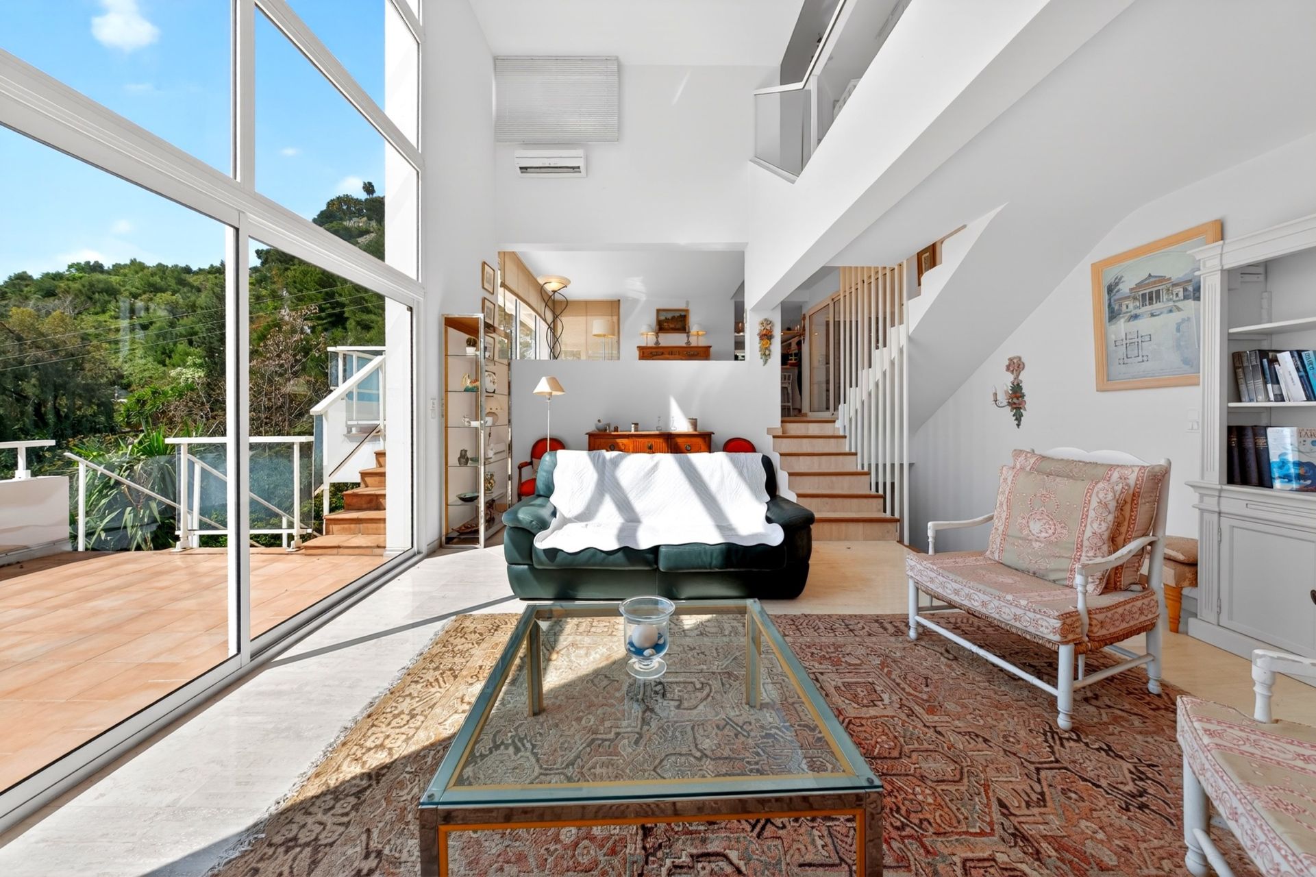luxury villa 7 Rooms for sale on EZE (06360)