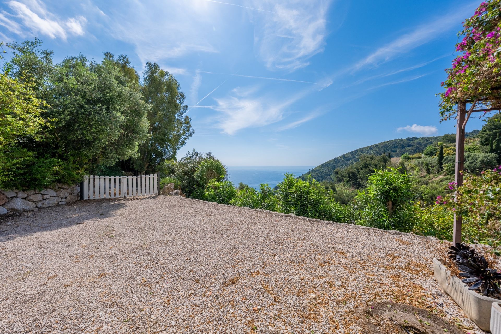 luxury villa 7 Rooms for sale on EZE (06360)