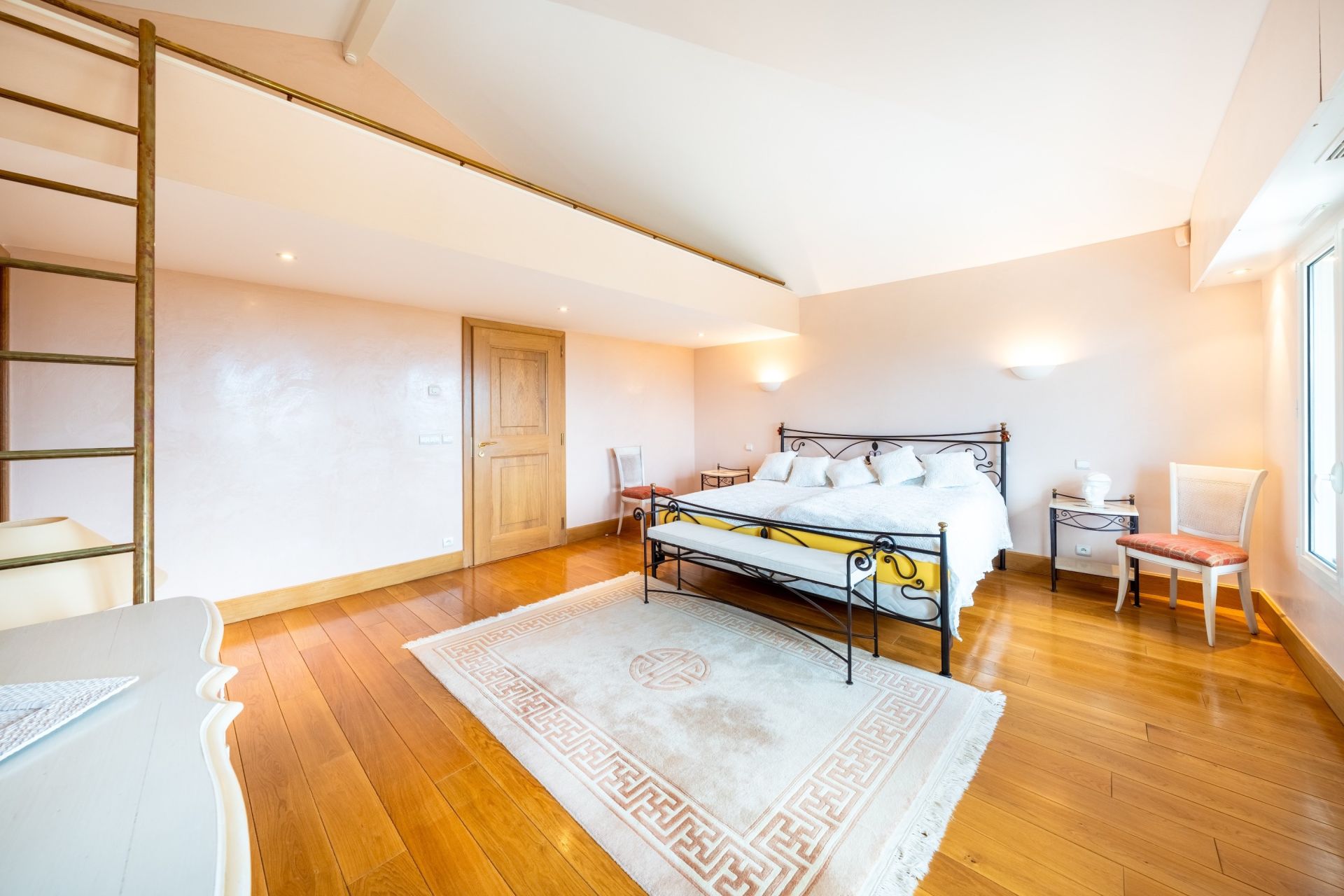 maison de luxe 15 Pièces en vente sur MESSERY (74140)