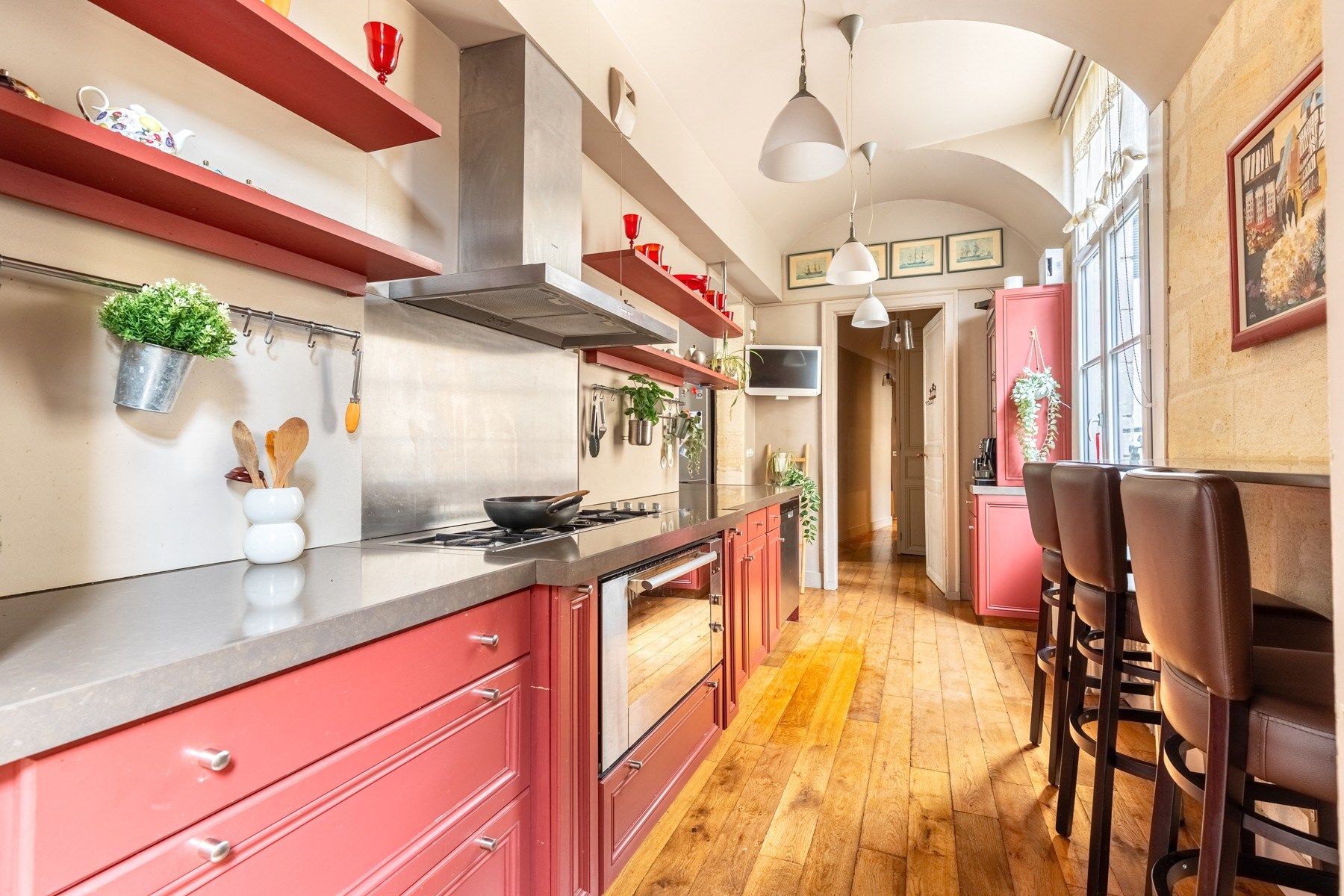 luxury apartment 9 Rooms for sale on BORDEAUX (33000)