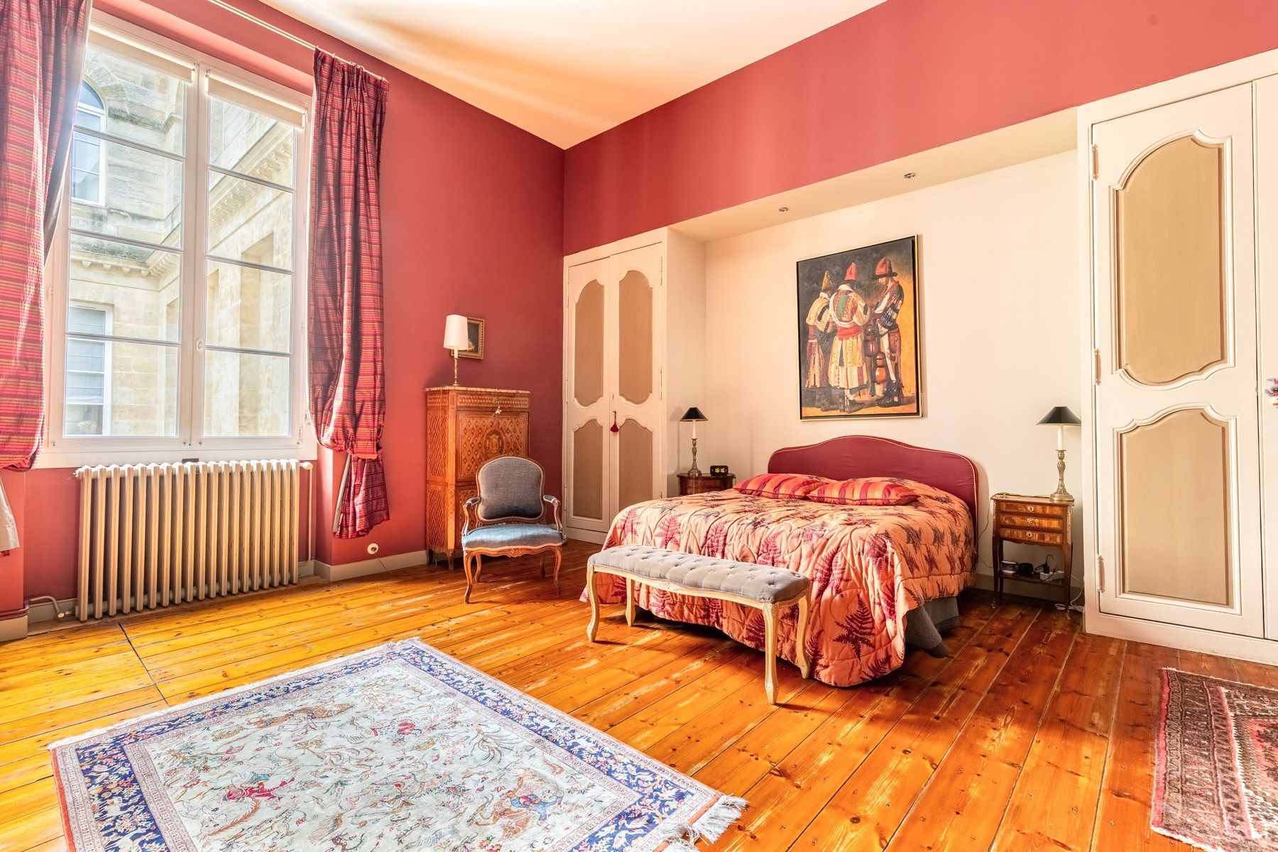 luxury apartment 9 Rooms for sale on BORDEAUX (33000)