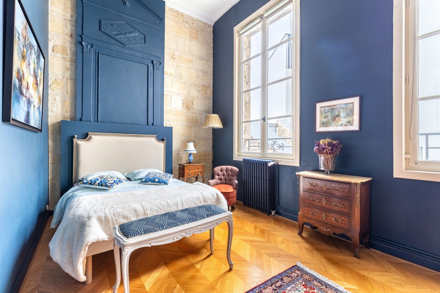 luxury apartment 9 Rooms for sale on BORDEAUX (33000)