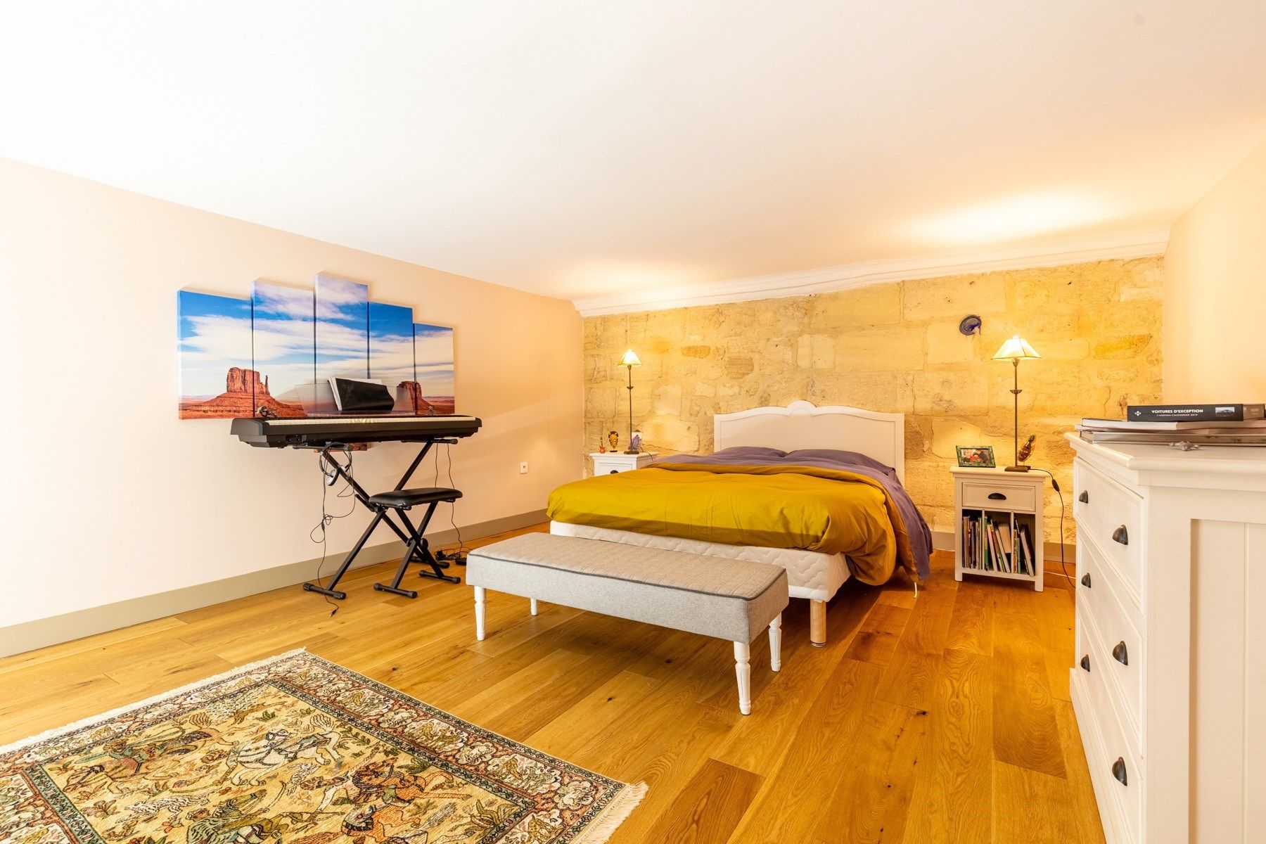 luxury apartment 9 Rooms for sale on BORDEAUX (33000)