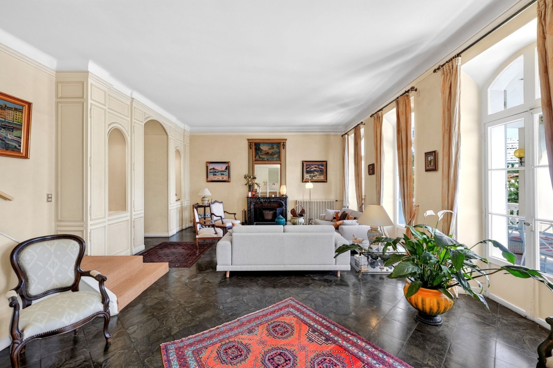 mansion 11 Rooms for sale on MARSEILLE (13007)