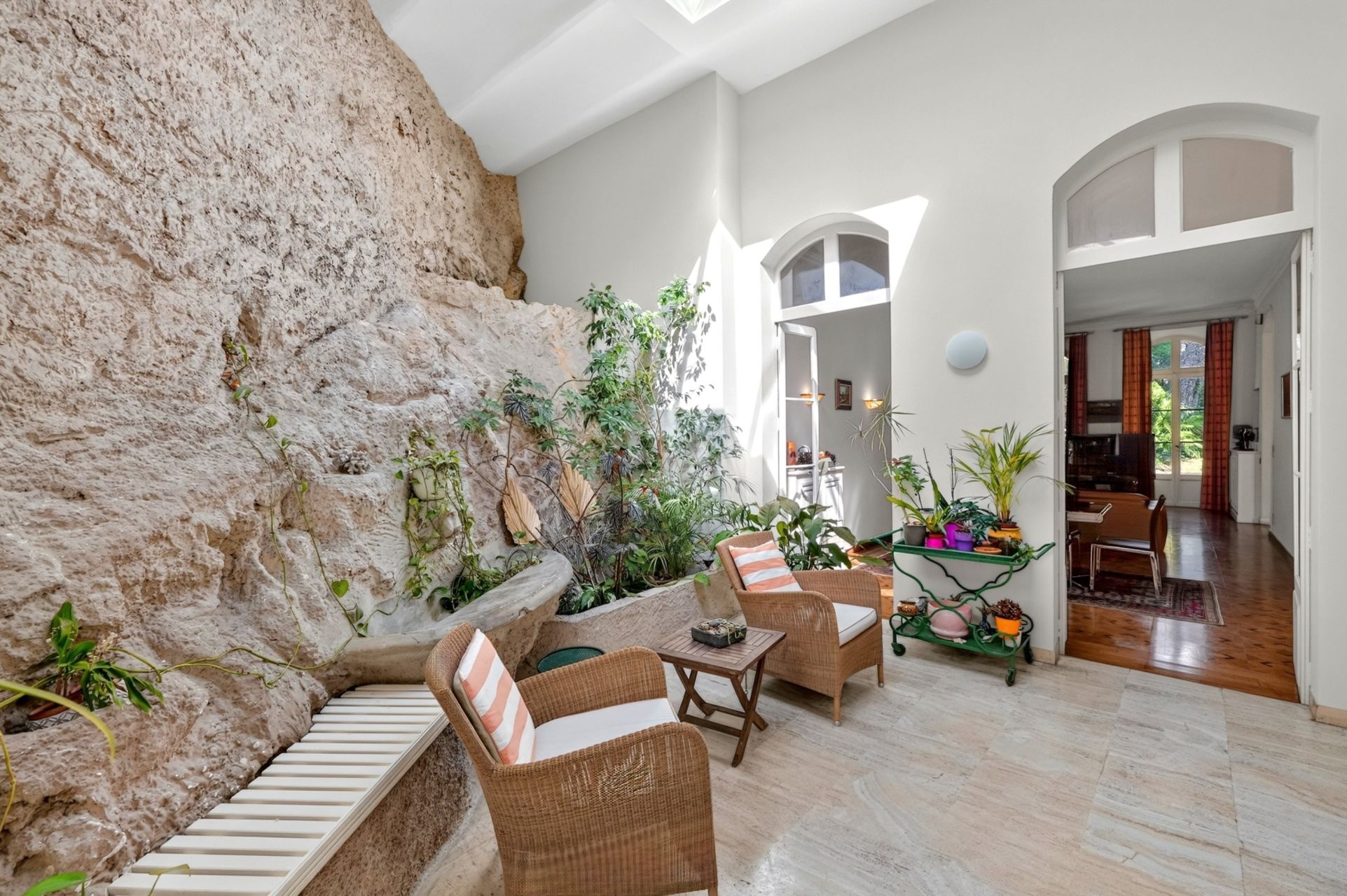 mansion 11 Rooms for sale on MARSEILLE (13007)