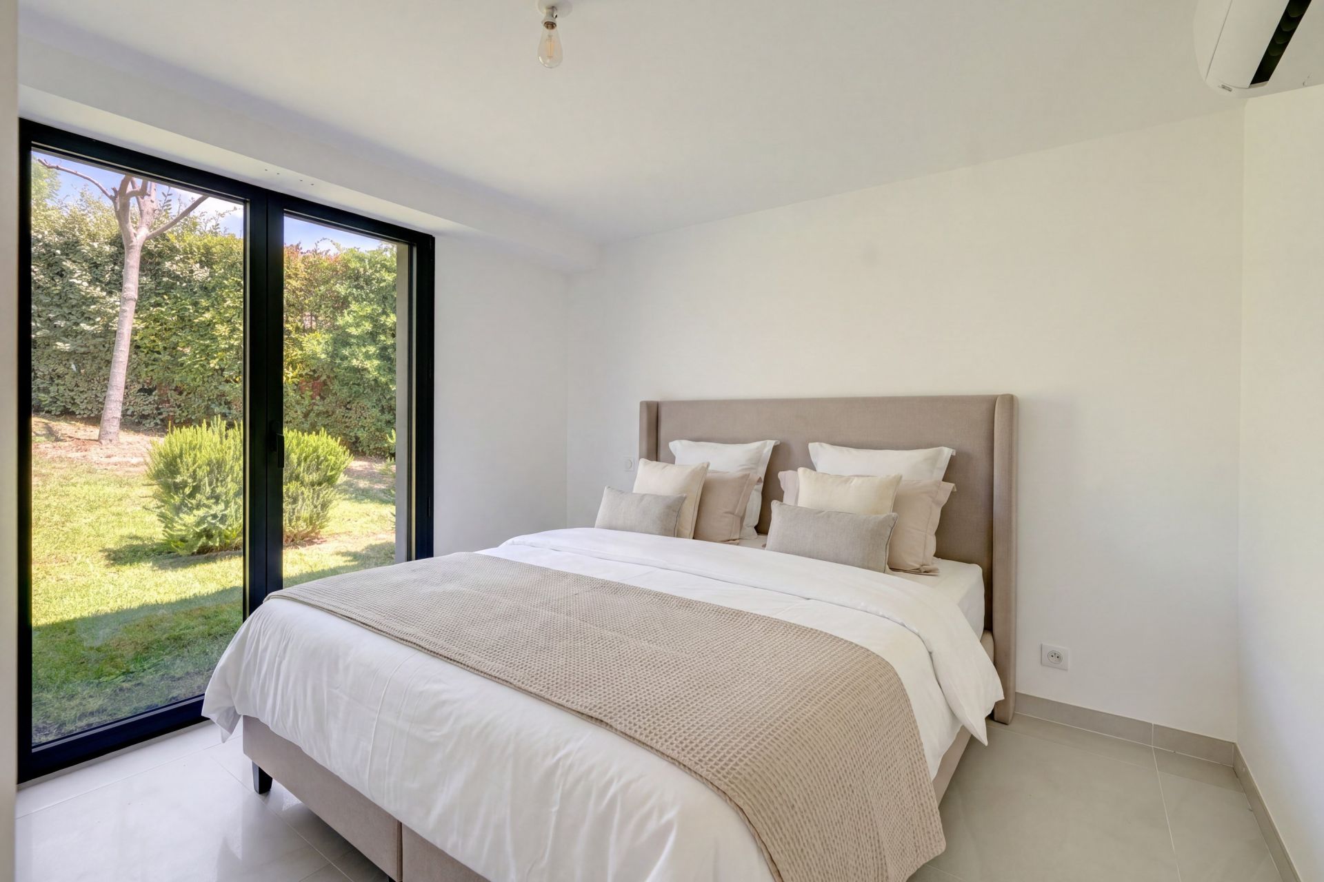 appartement de luxe 3 Pièces en vente sur VALLAURIS (06220)