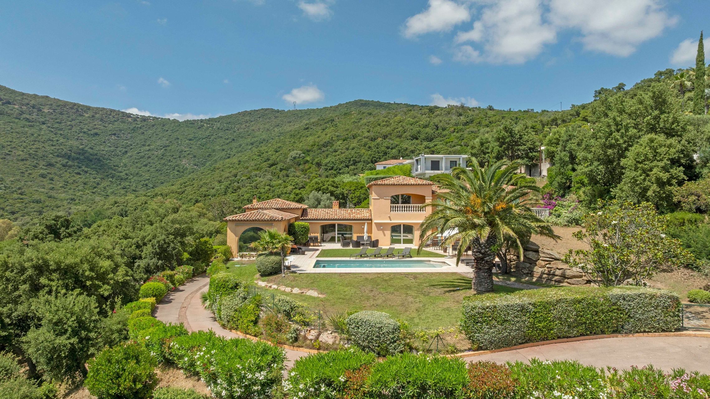 bastide 12 Pièces en vente sur CAVALAIRE SUR MER (83240)