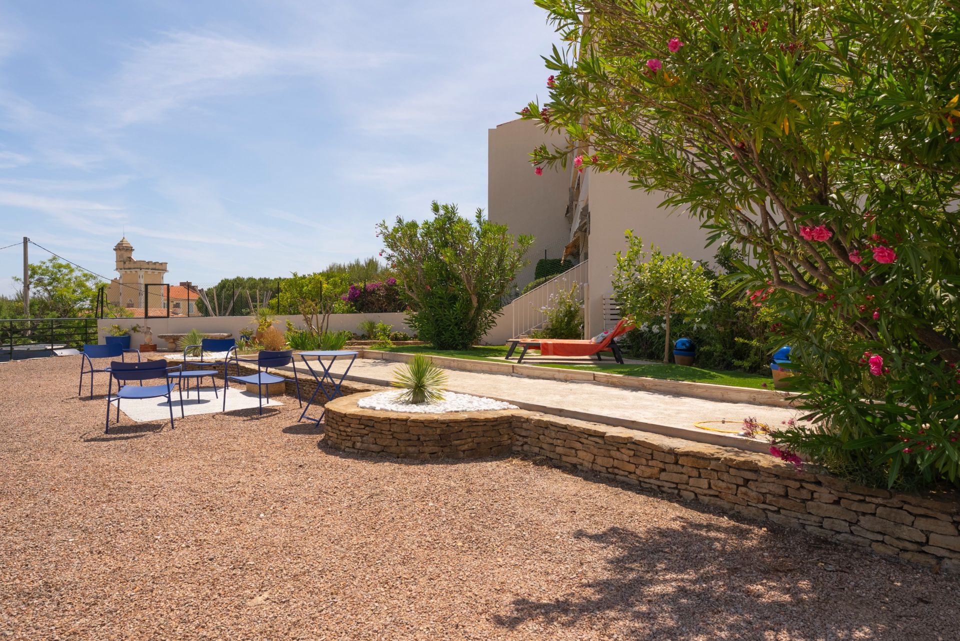 luxury apartment 2 Rooms for rent on CASSIS (13260)