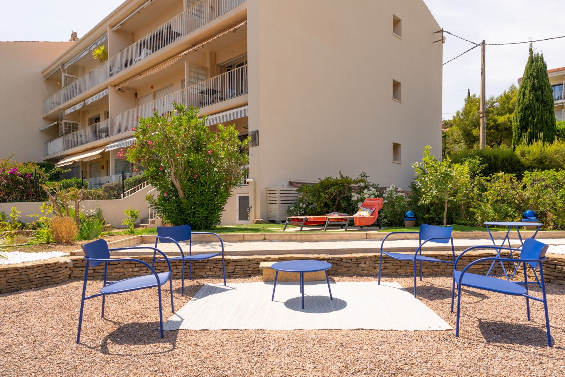 luxury apartment 2 Rooms for rent on CASSIS (13260)