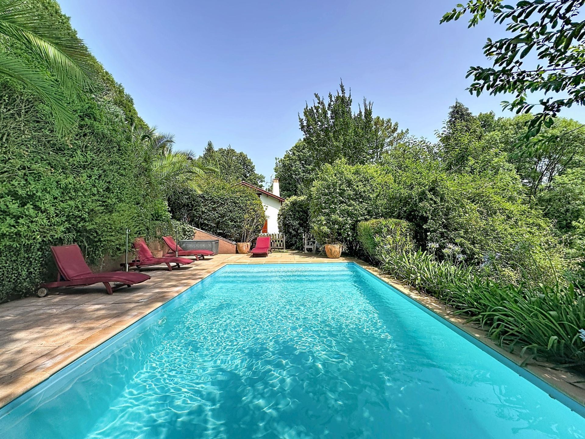 luxury house 7 Rooms for sale on ST PEE SUR NIVELLE (64310)