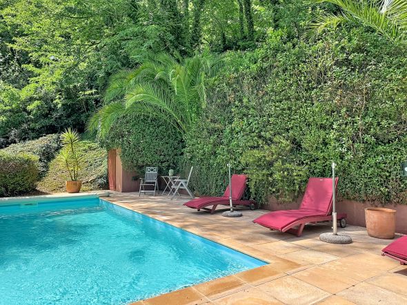 Sale Luxury house Saint-Pée-sur-Nivelle 7&nbsp;Rooms 181&nbsp;m²