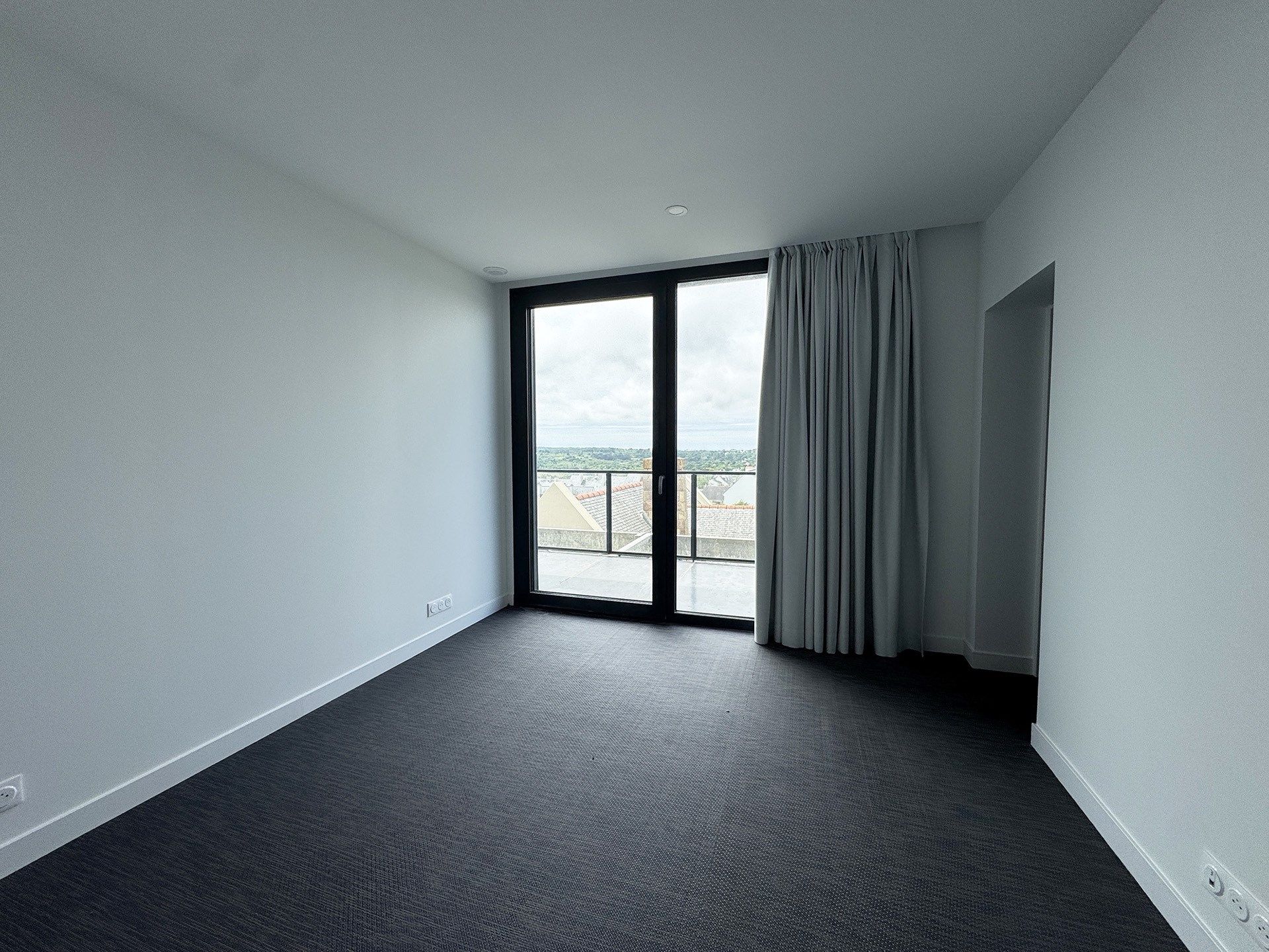 luxury apartment 6 Rooms for sale on CROZON (29160)