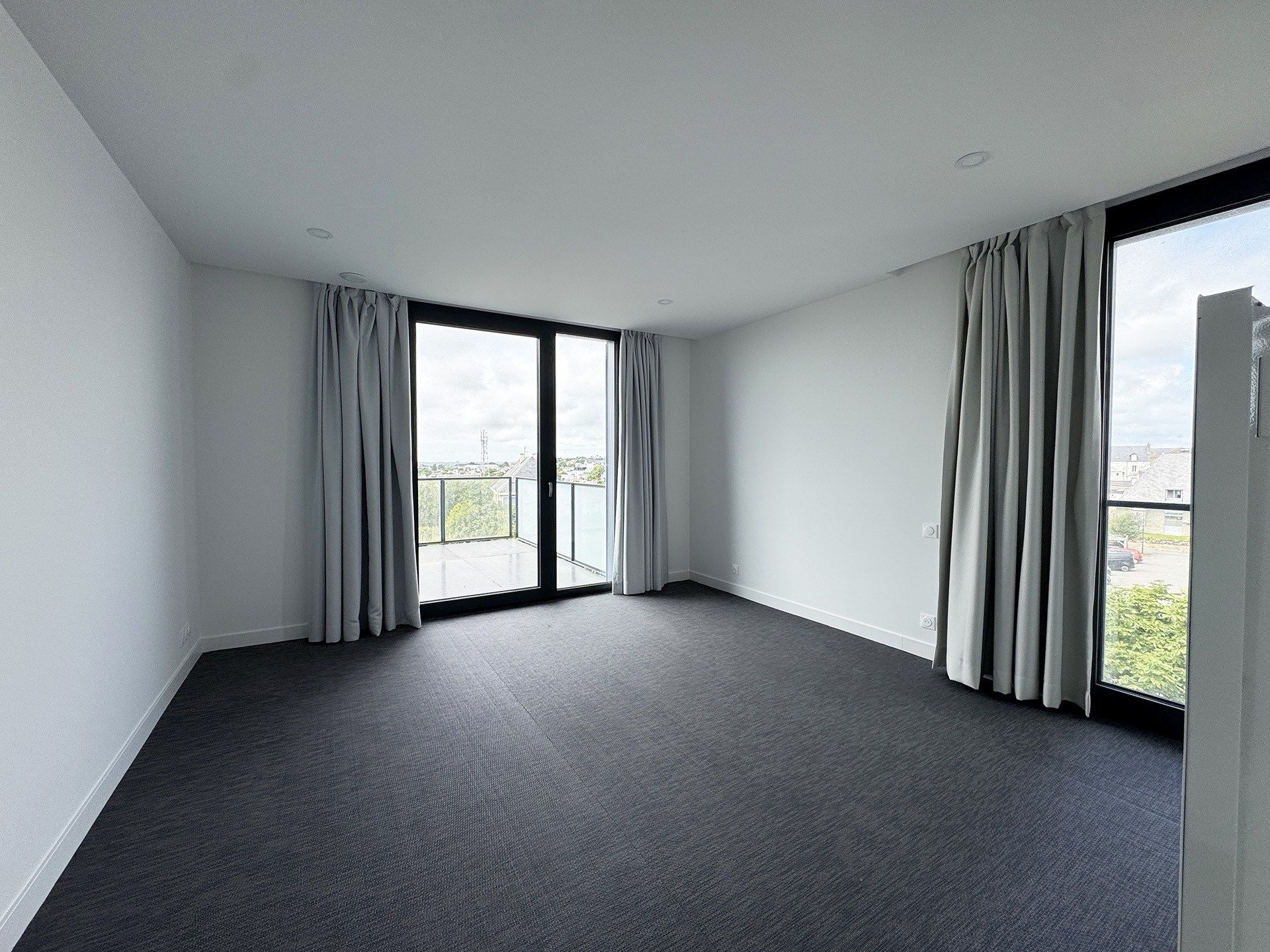 luxury apartment 6 Rooms for sale on CROZON (29160)