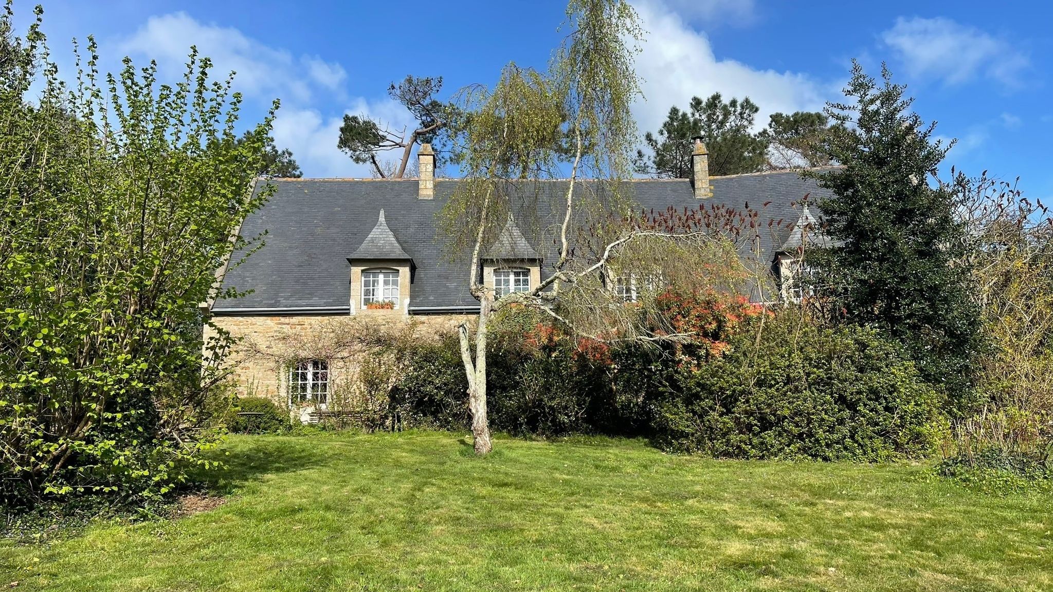 luxury house 7 Rooms for sale on DOUARNENEZ (29100)