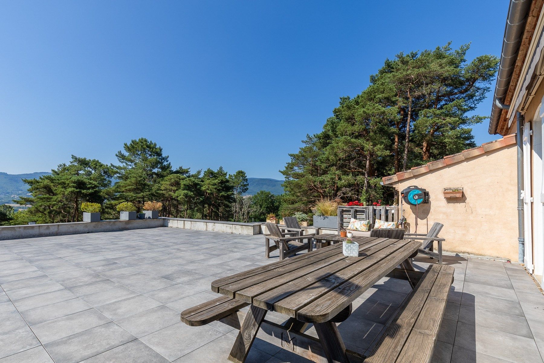 luxury house 9 Rooms for sale on MAZAMET (81200)
