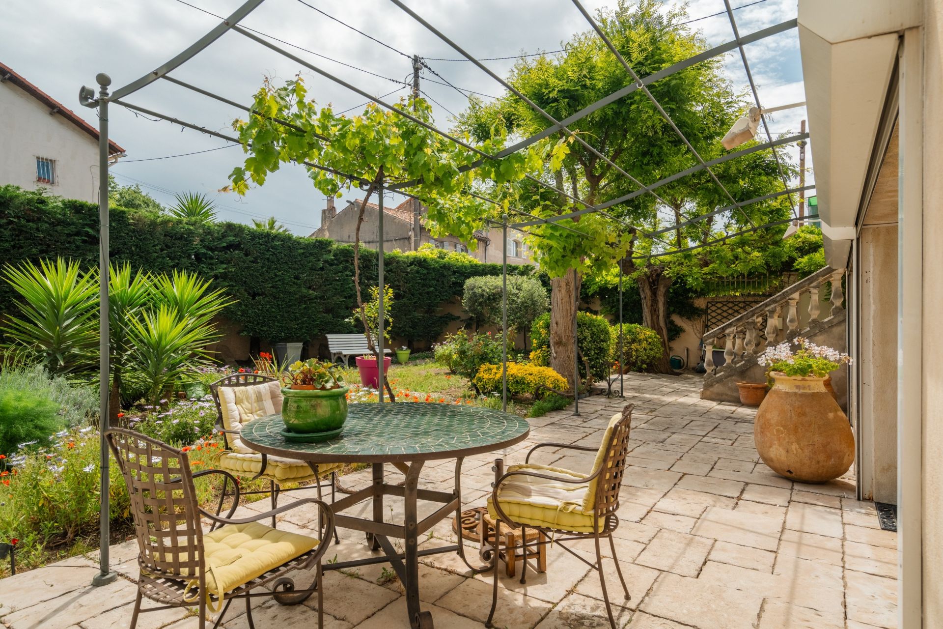 luxury house 5 Rooms for sale on MARSEILLE (13008)